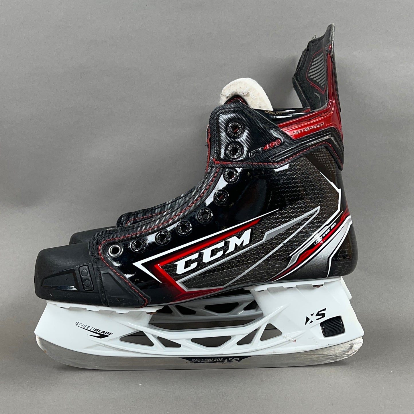 CCM Jetspeed FT490 Size 5.5 Intermediate Hockey Skates