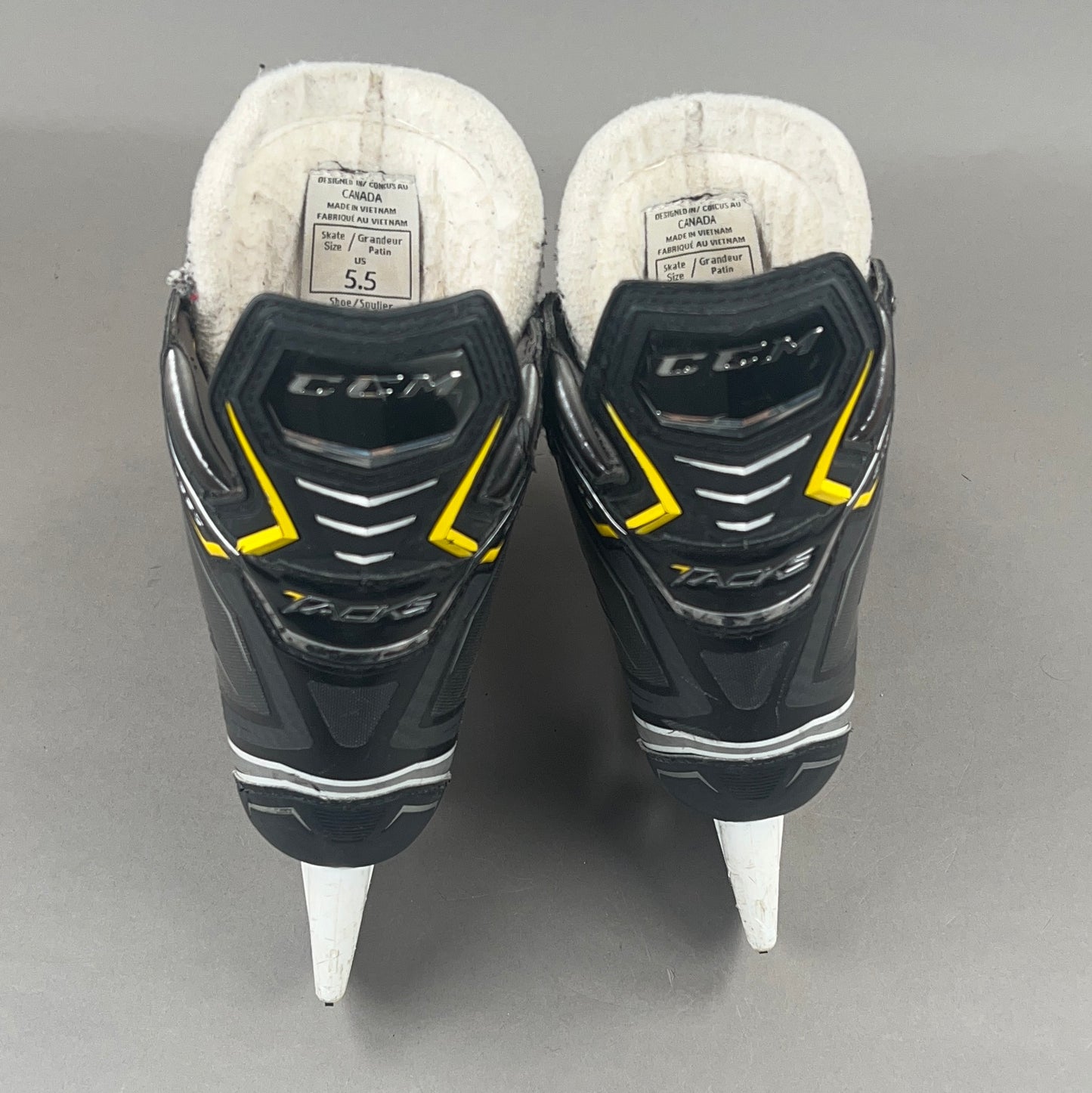 CCM Tacks 9090 Size 5.5 Intermediate Hockey Skates