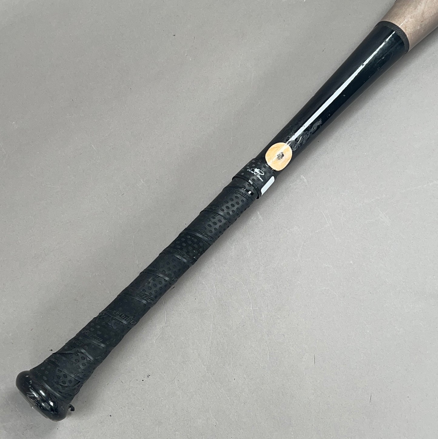 Victus Pro Hard Gloss V-Cut Maple 32/29 (-3) Wooden Baseball Bat