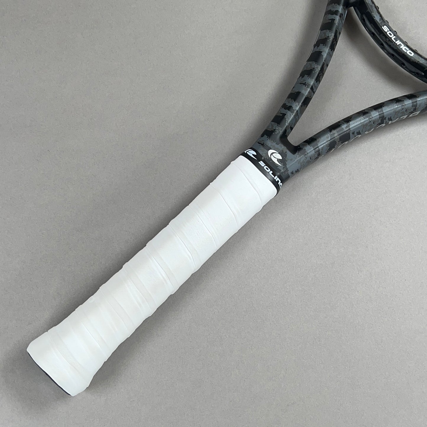 Solinco Blackout 300 V2 Tennis Racket 4 3/8" Grip & 100in² Head Size