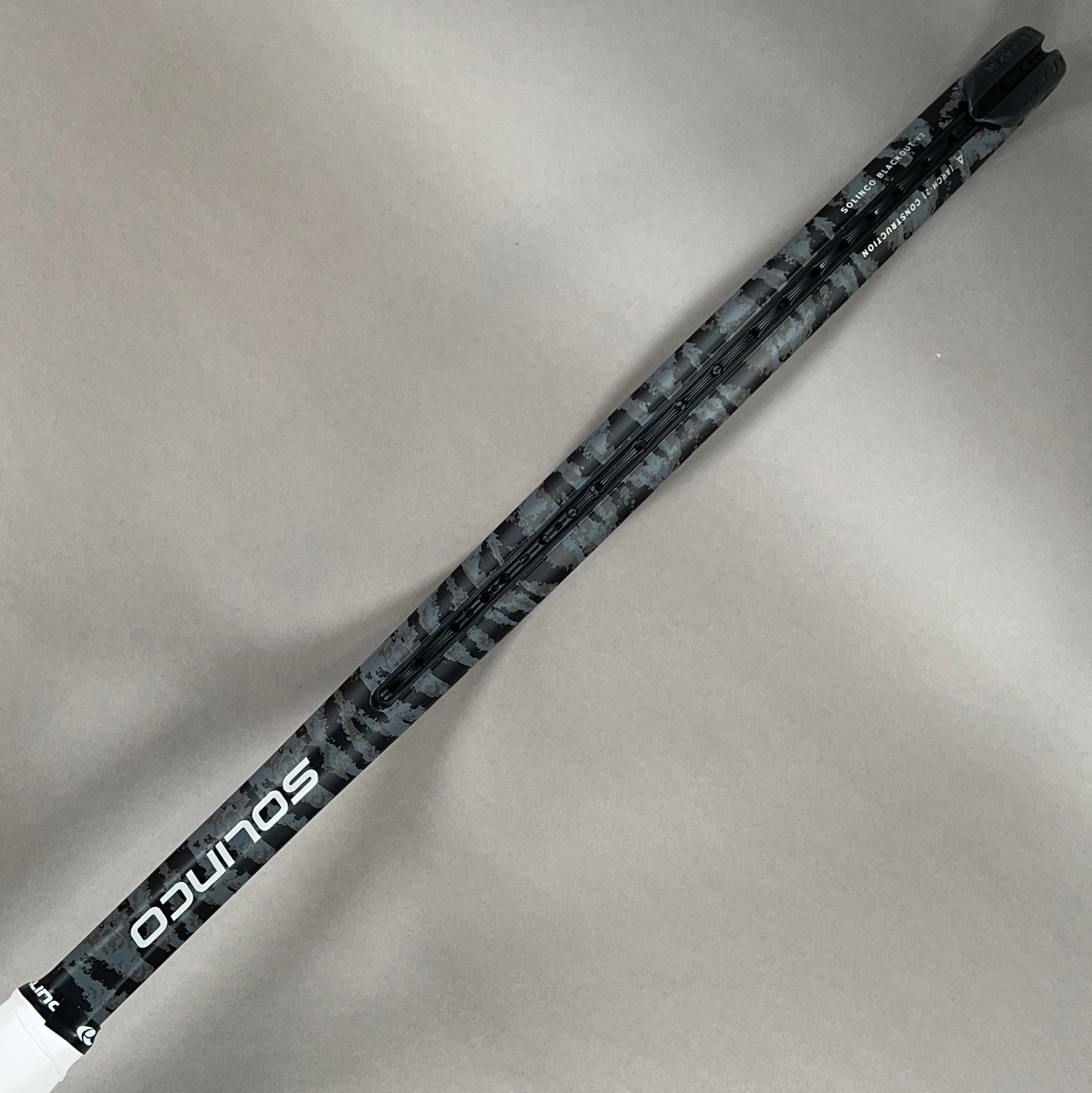 Solinco Blackout 300 V2 Tennis Racket 4 3/8" Grip & 100in² Head Size