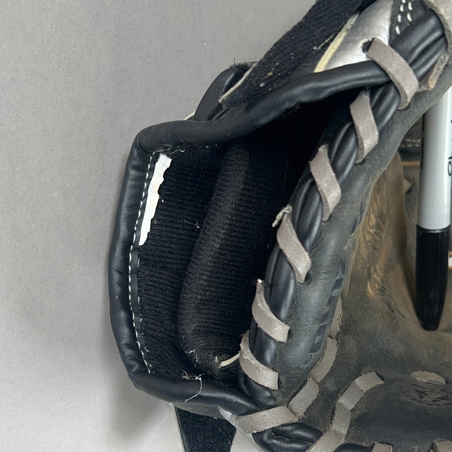 Mizuno GPM 1304 13" Right Hand Thrower Baseball Glove