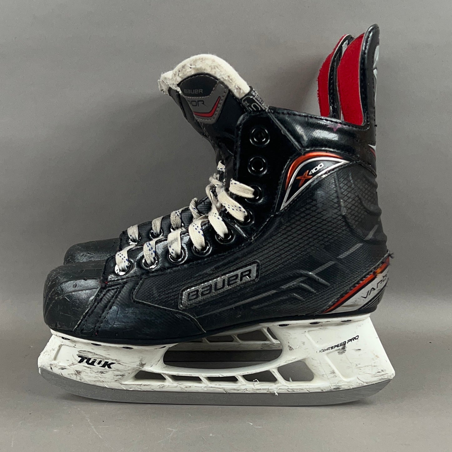 Bauer Vapor X400 Size 5 Intermediate Hockey Skates