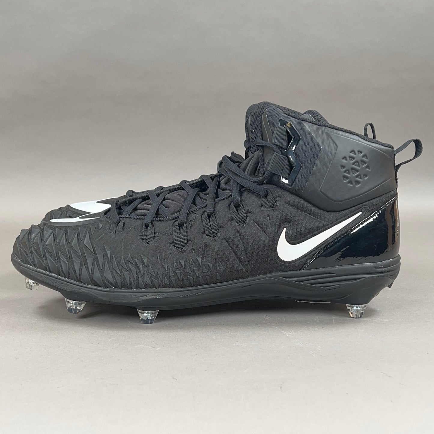 Nike Force Savage Elite D Size 15 Football Cleats