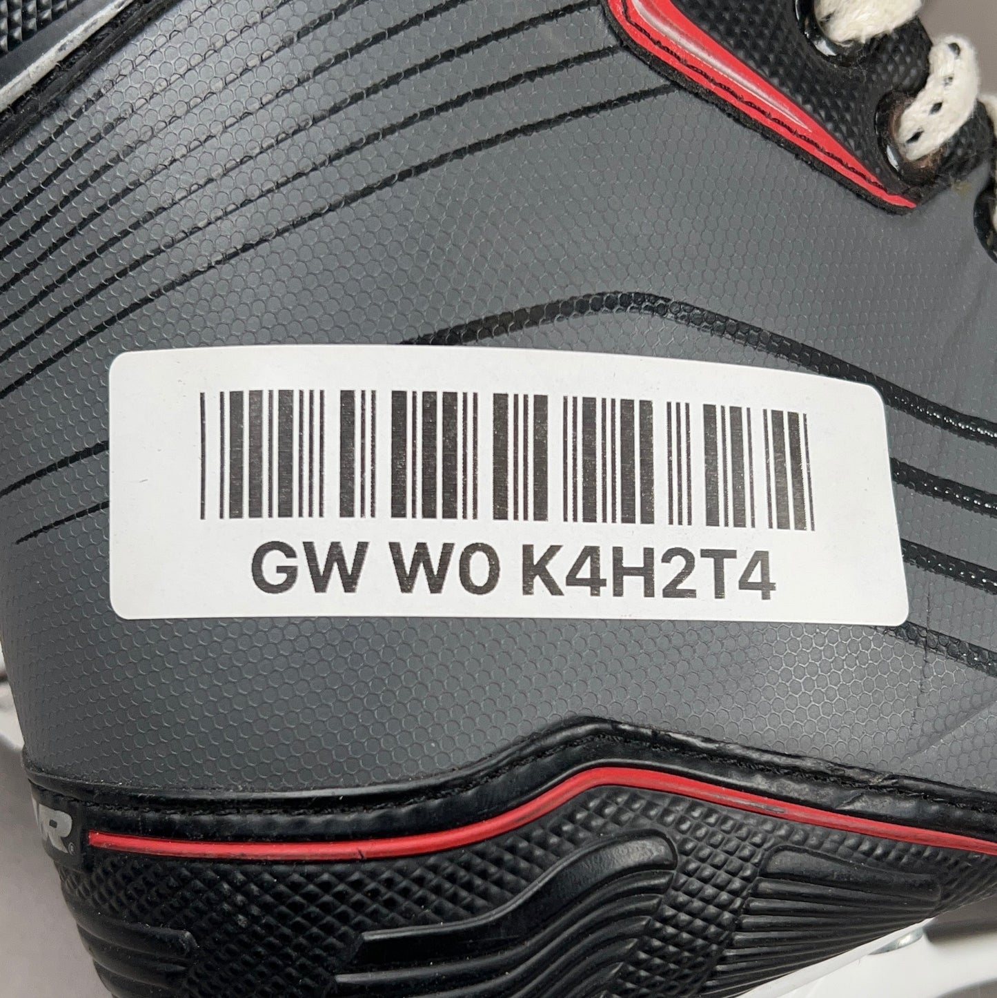 Tour TR 950 Size 8 Senior Hockey Skates
