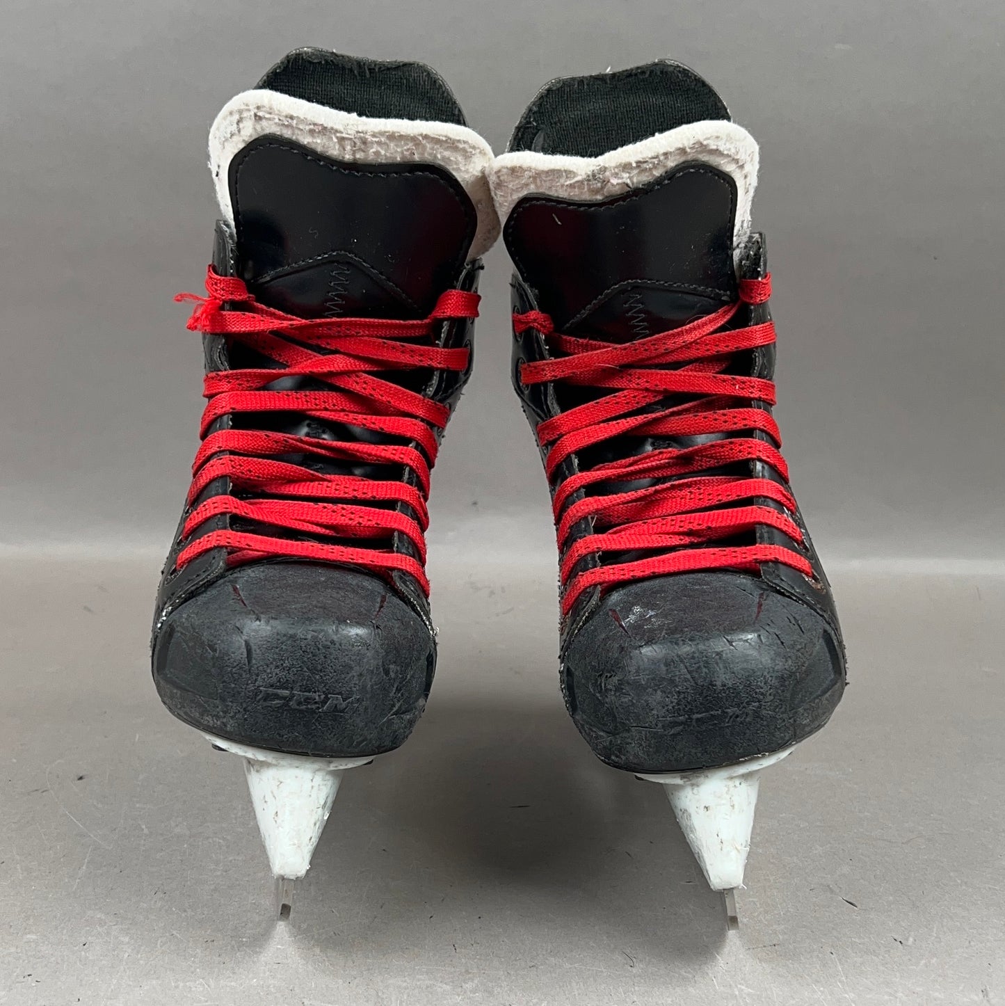 CCM Tacks 9042 Size 1 Junior Hockey Skates