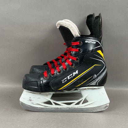 CCM Tacks 9042 Size 1 Junior Hockey Skates