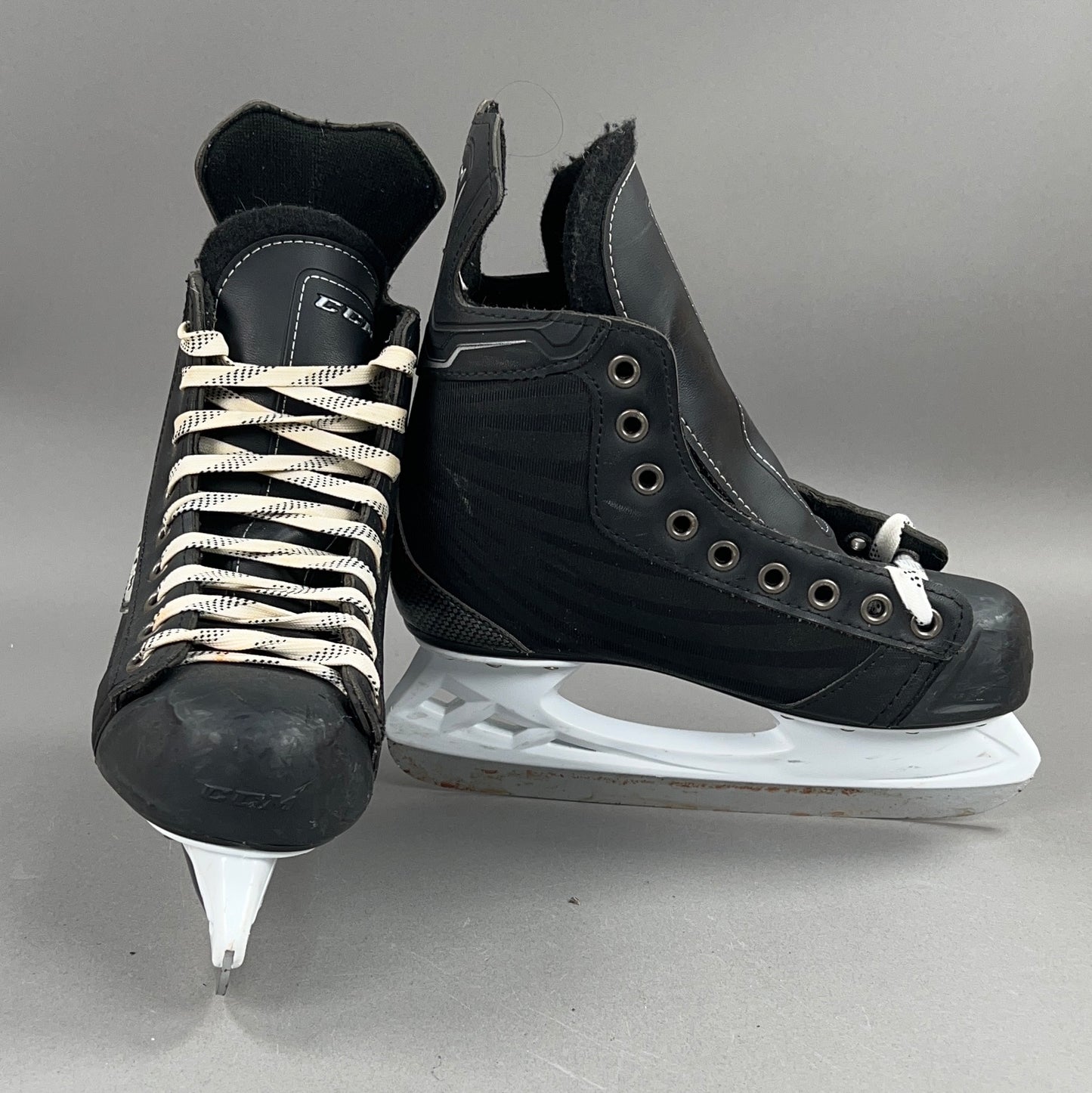CCM M101 Size 4 Vintage Intermediate Hockey Skates