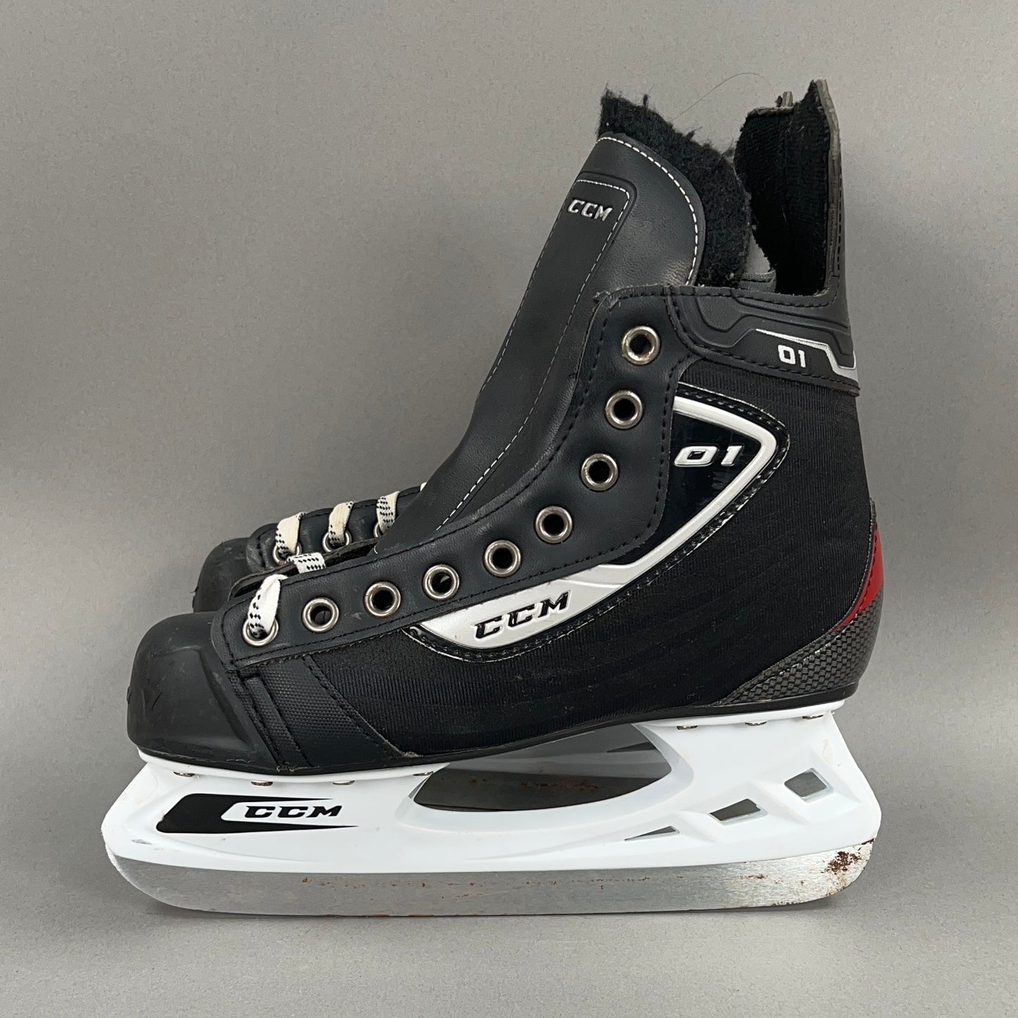 CCM M101 Size 4 Vintage Intermediate Hockey Skates
