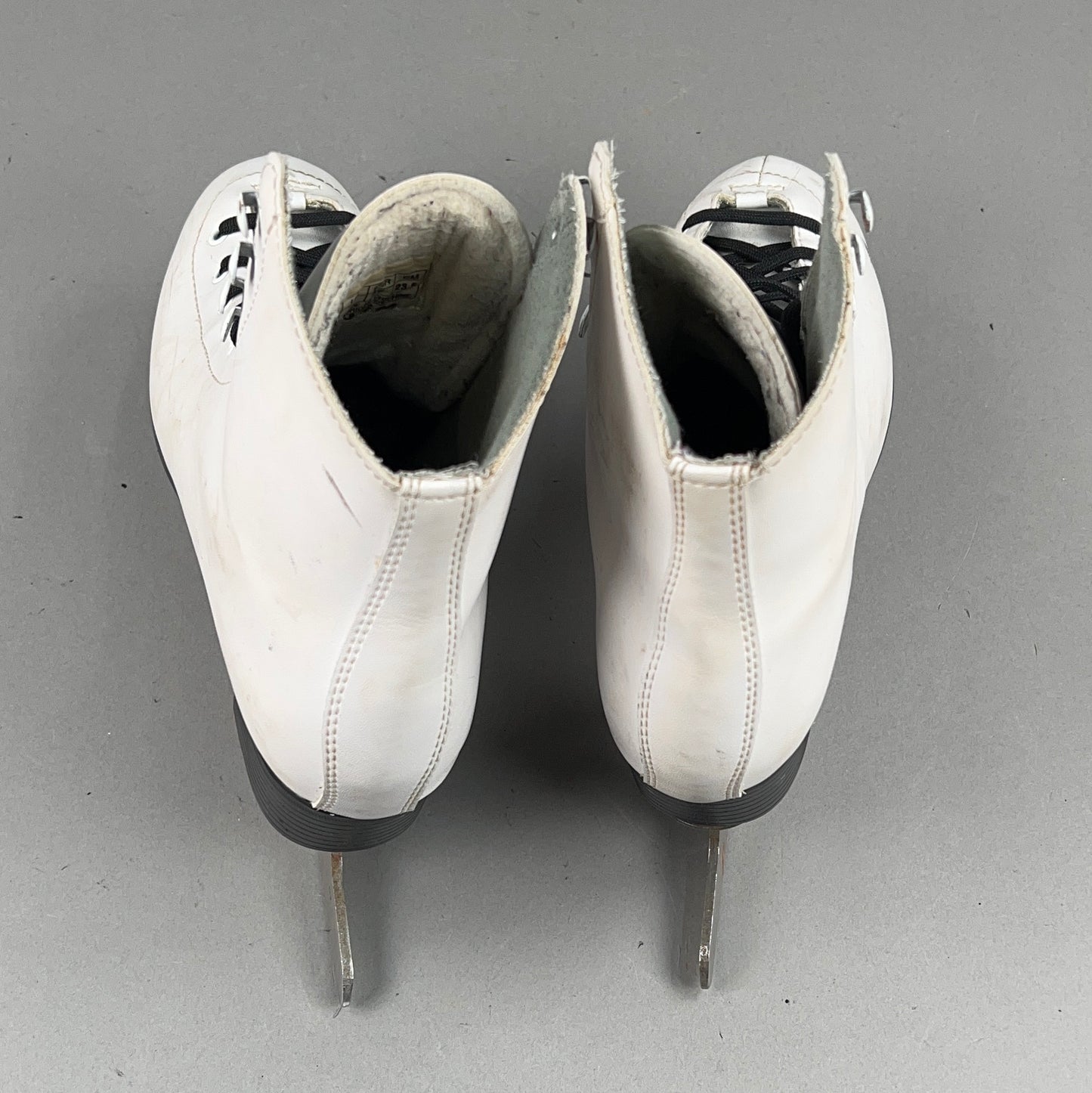 DBX Classic Size 6 Ice Skates