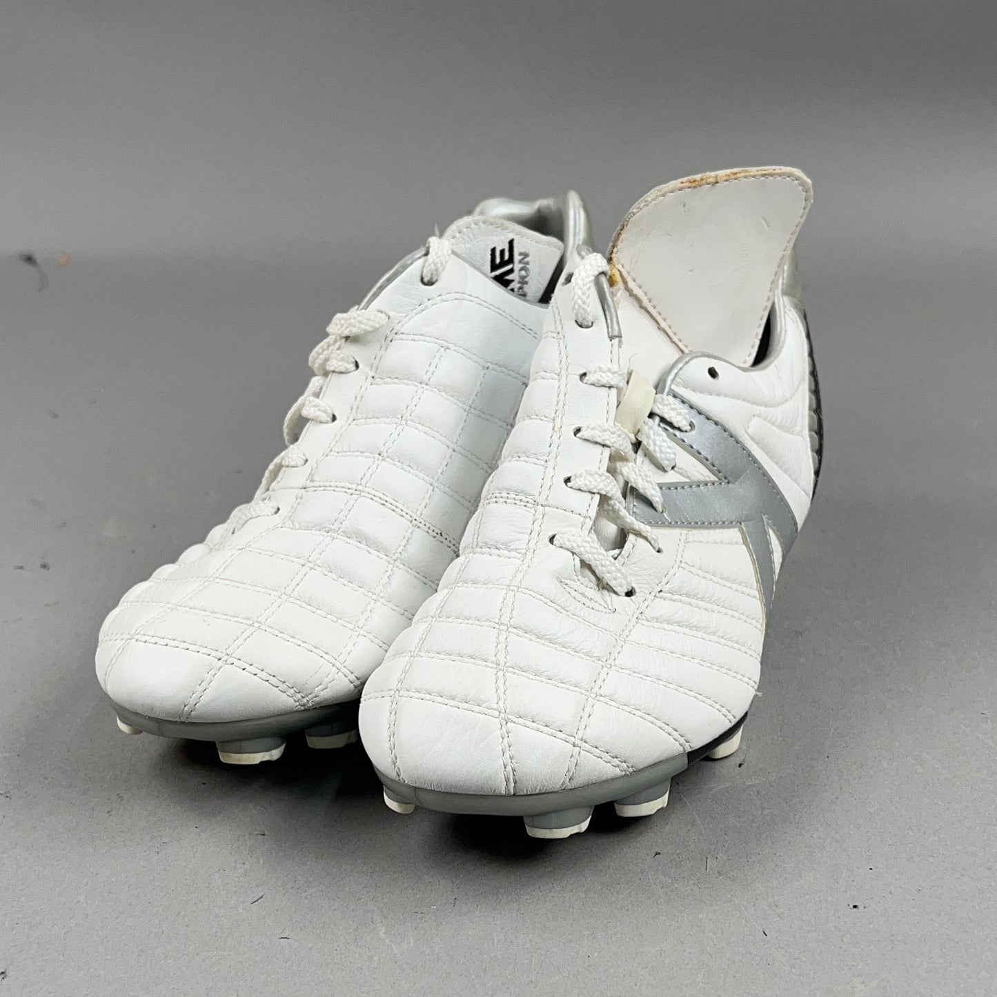 Kelme Leather Size 6.5 Soccer Cleats