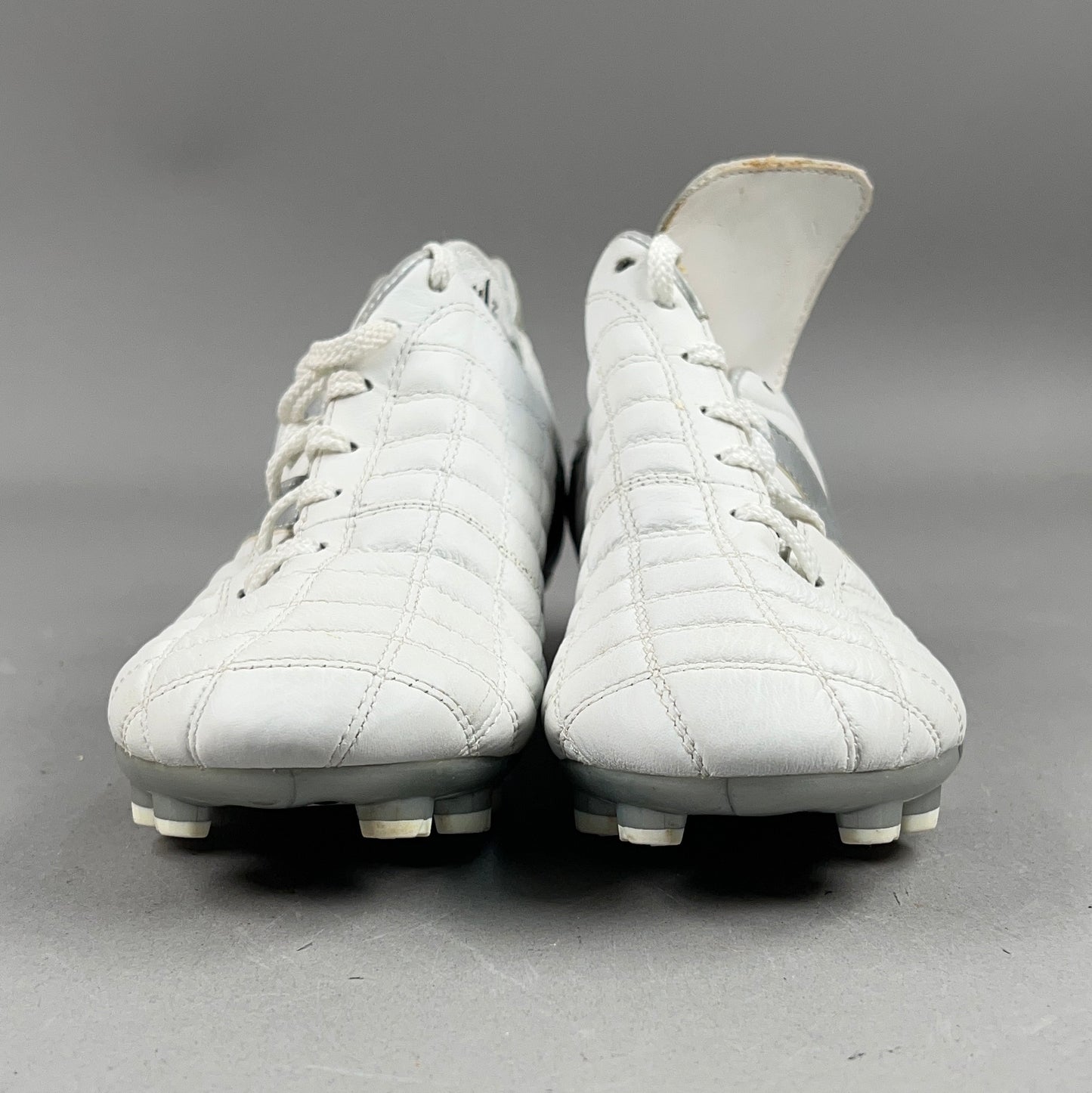 Kelme Leather Size 6.5 Soccer Cleats