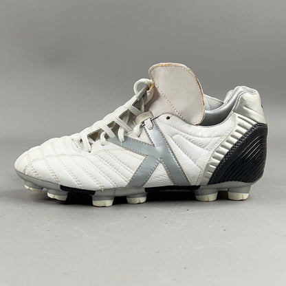 Kelme Leather Size 6.5 Soccer Cleats