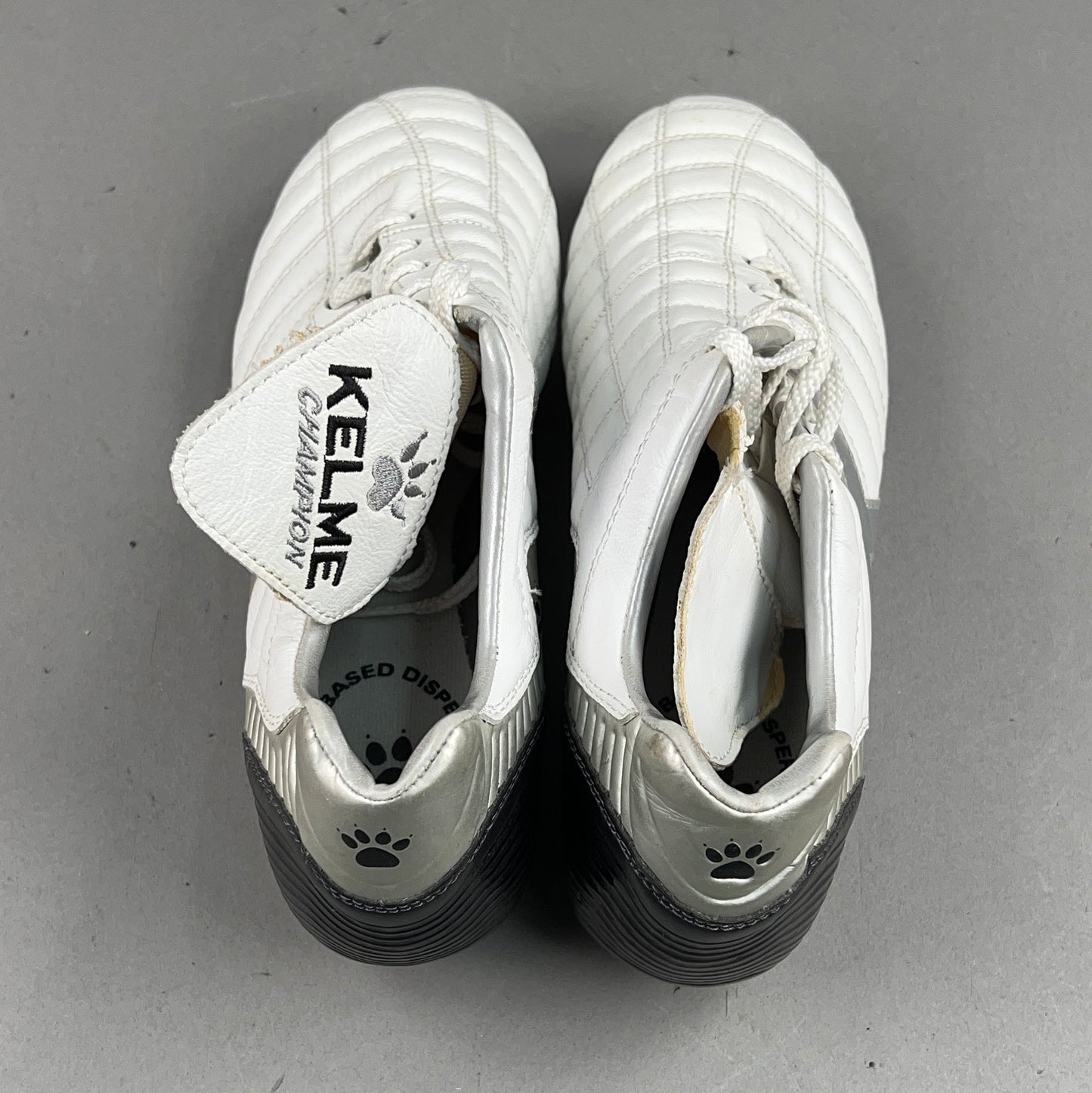Kelme Leather Size 6.5 Soccer Cleats