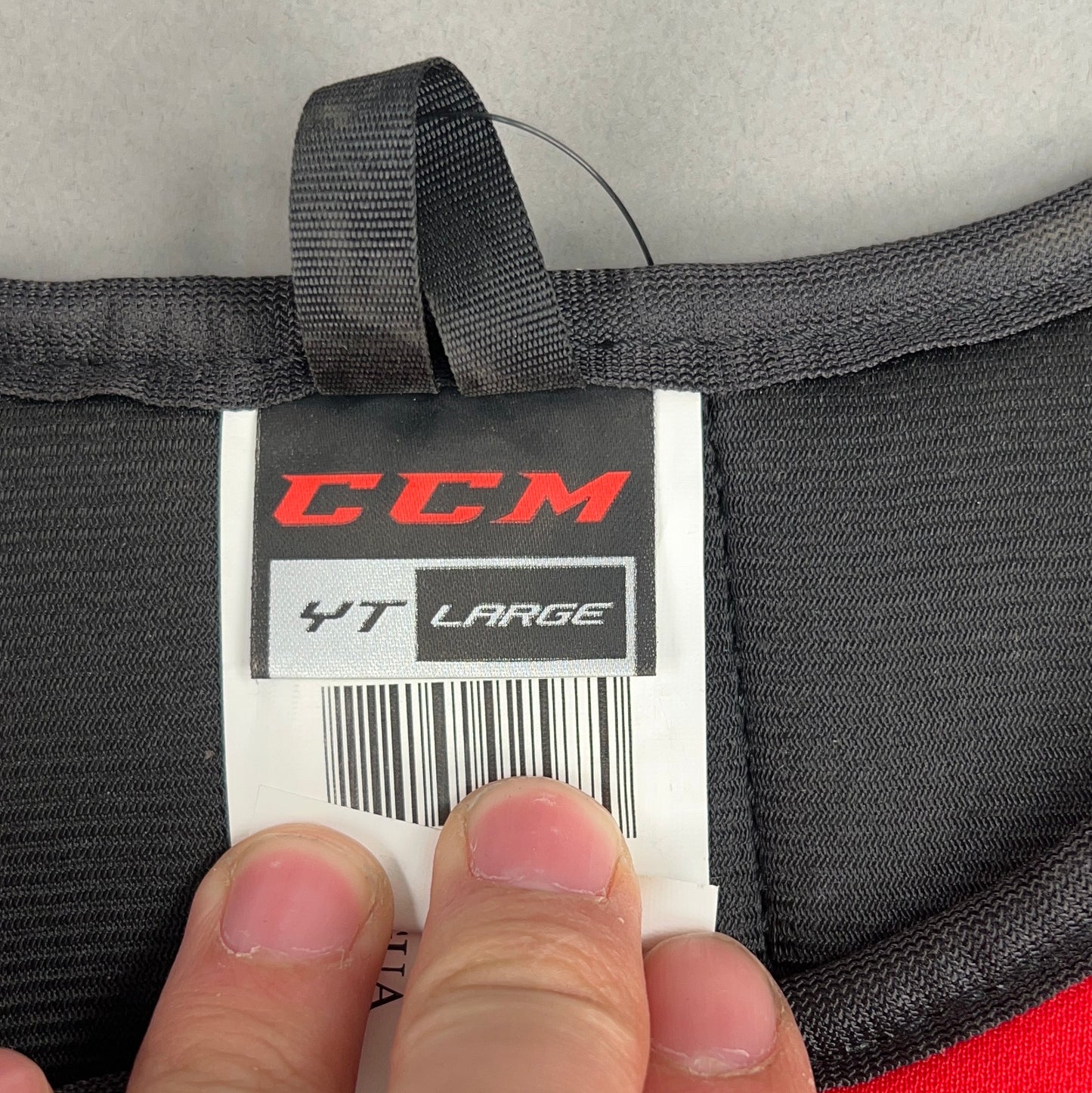 CCM QLT 230 Youth Large Hockey Shoulder Pads