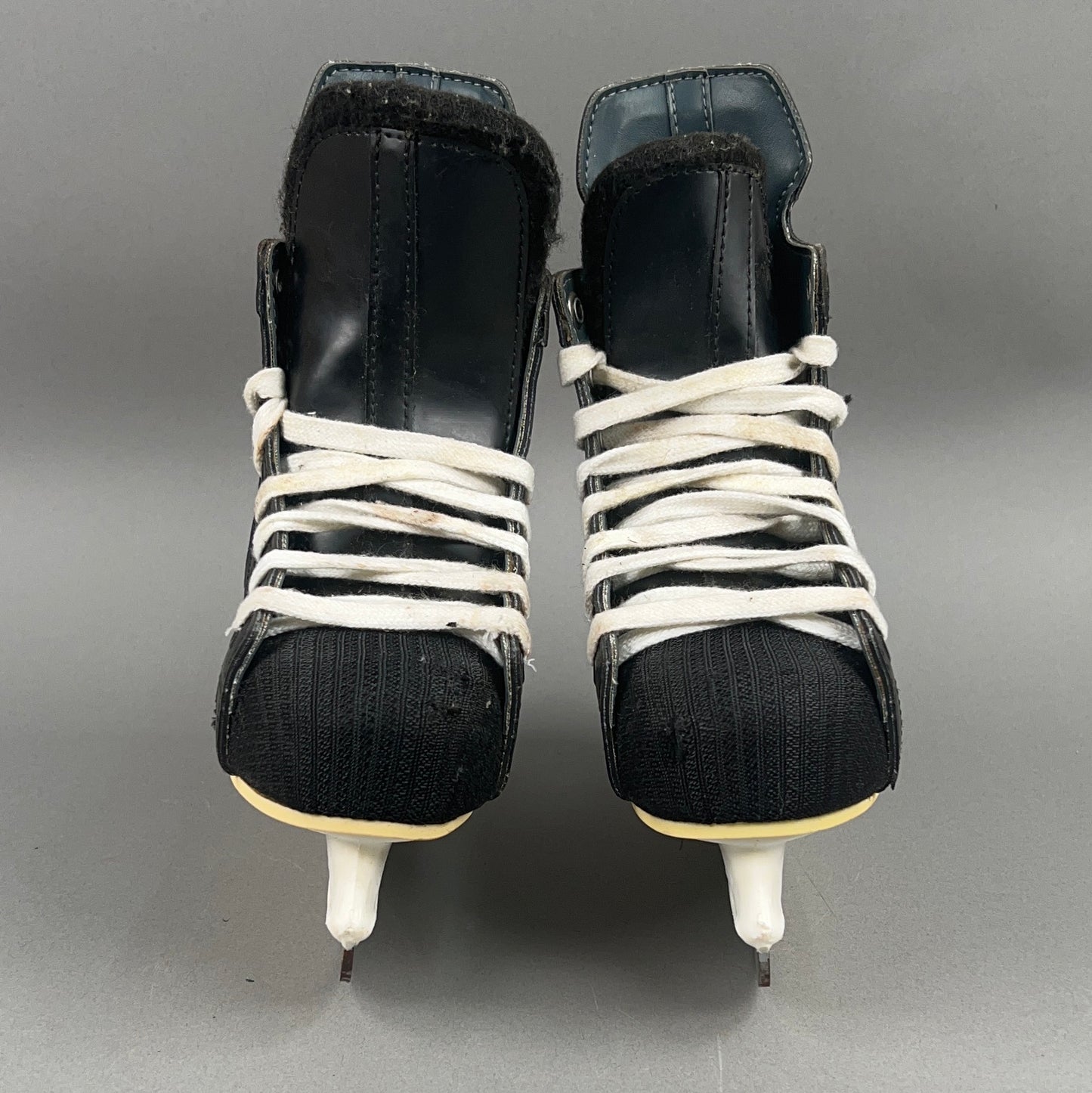 Bauer Impact 100 Size 12Y Youth Hockey Skates