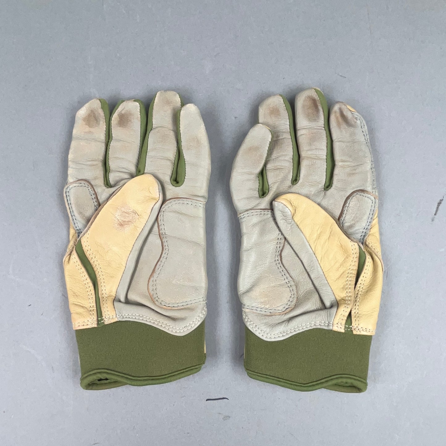 Bruce Bolt Military Series Premium Pro Short Cuff Youth Medium Batting Gloves