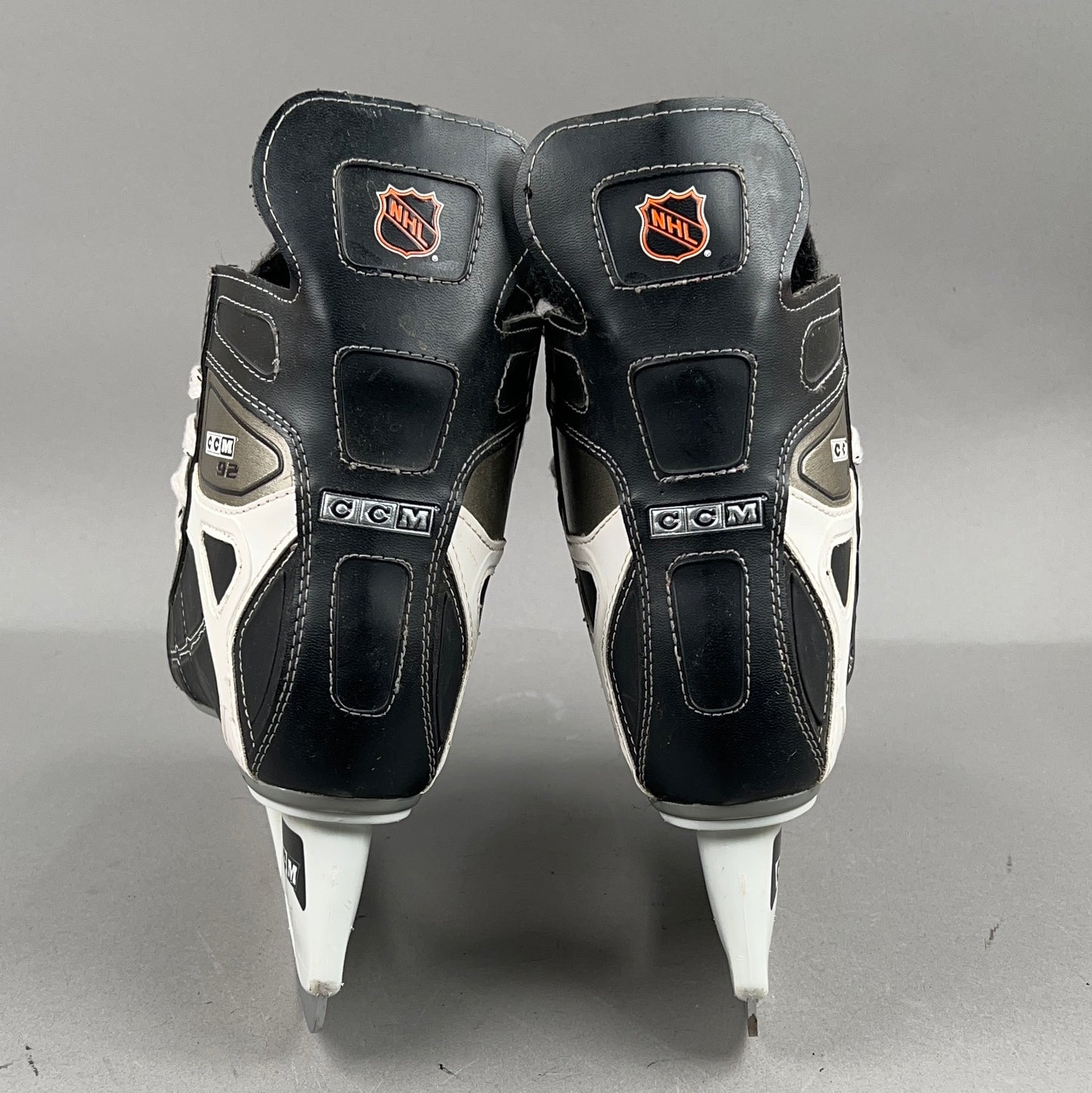 CCM 92 Size 5 Vintage Intermediate Hockey Skates