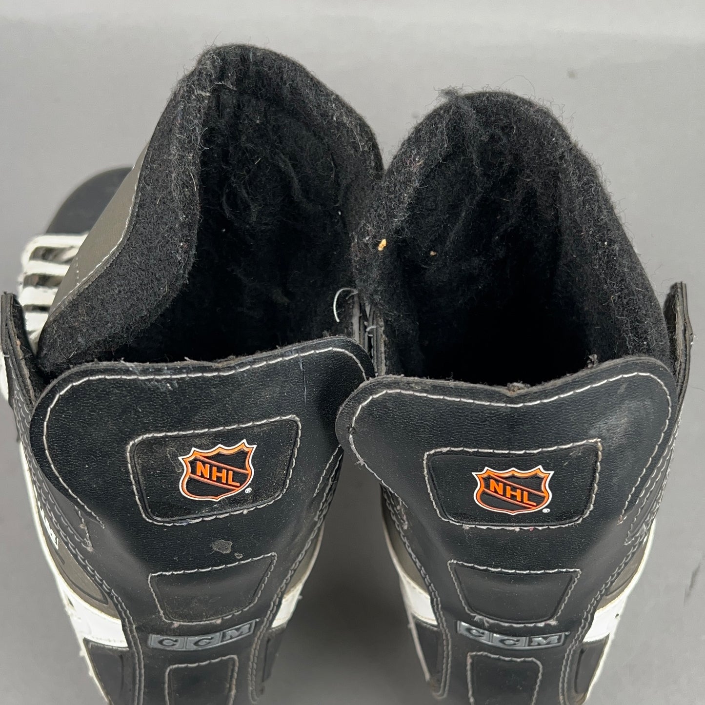 CCM 92 Size 5 Vintage Intermediate Hockey Skates