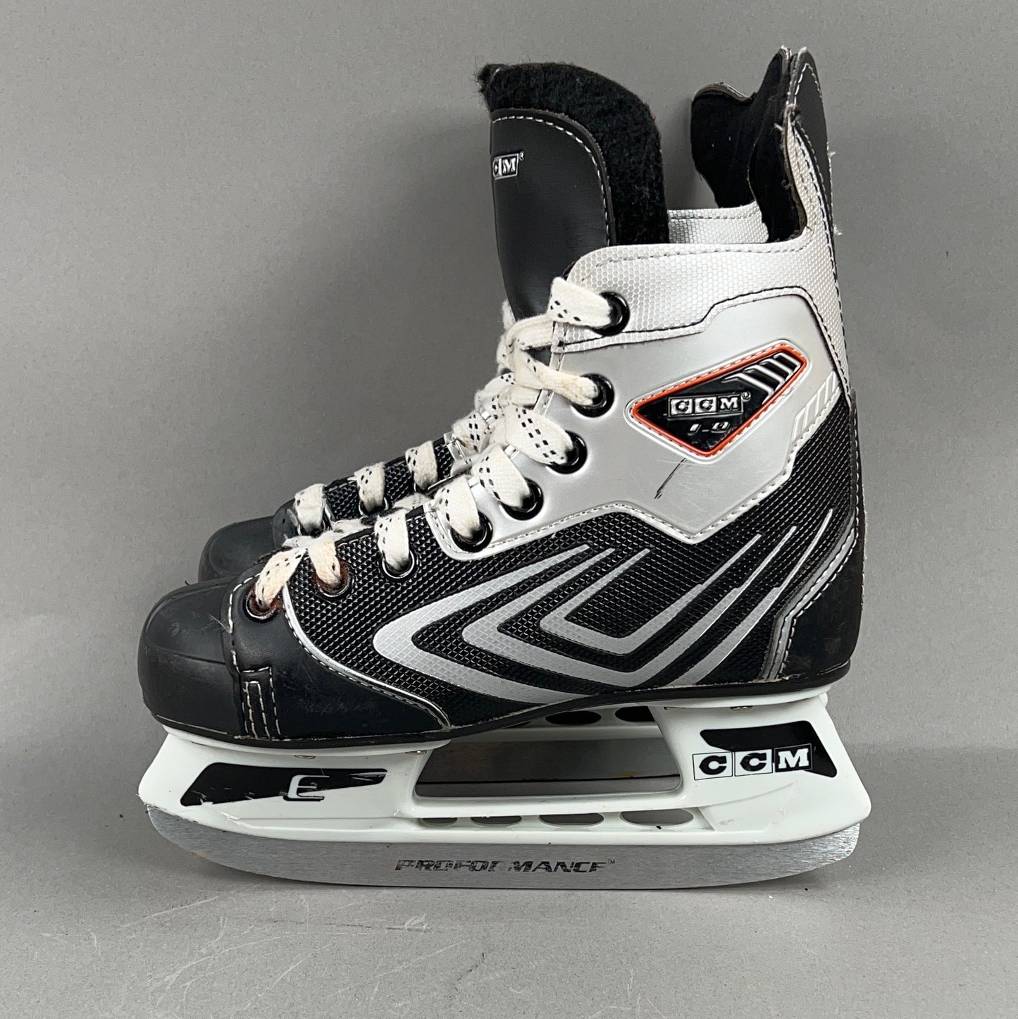 CCM 88 Size 1 Junior Hockey Skates