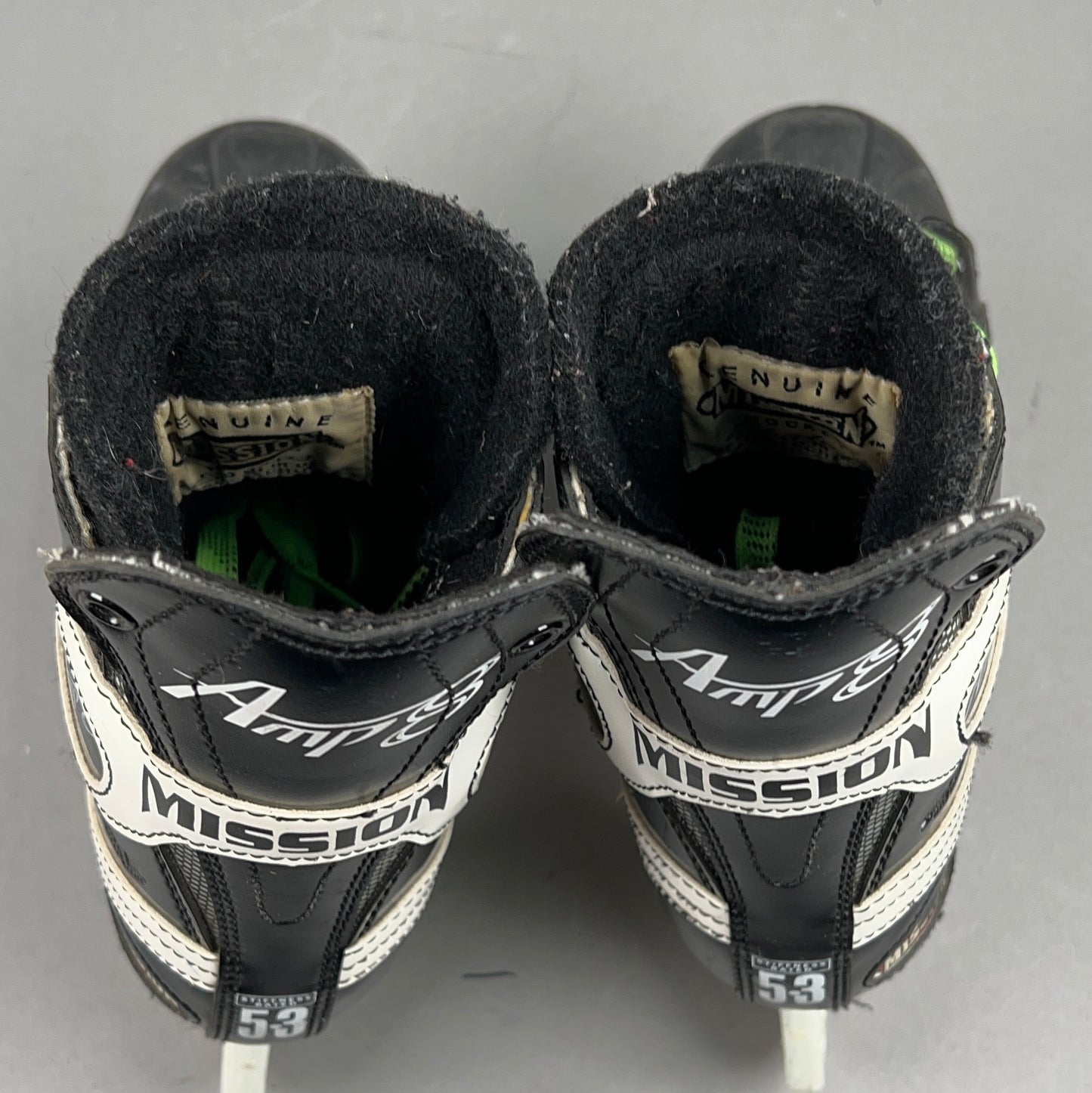 Mission Amp 8 Size 5 Vintage Intermediate Hockey Skates