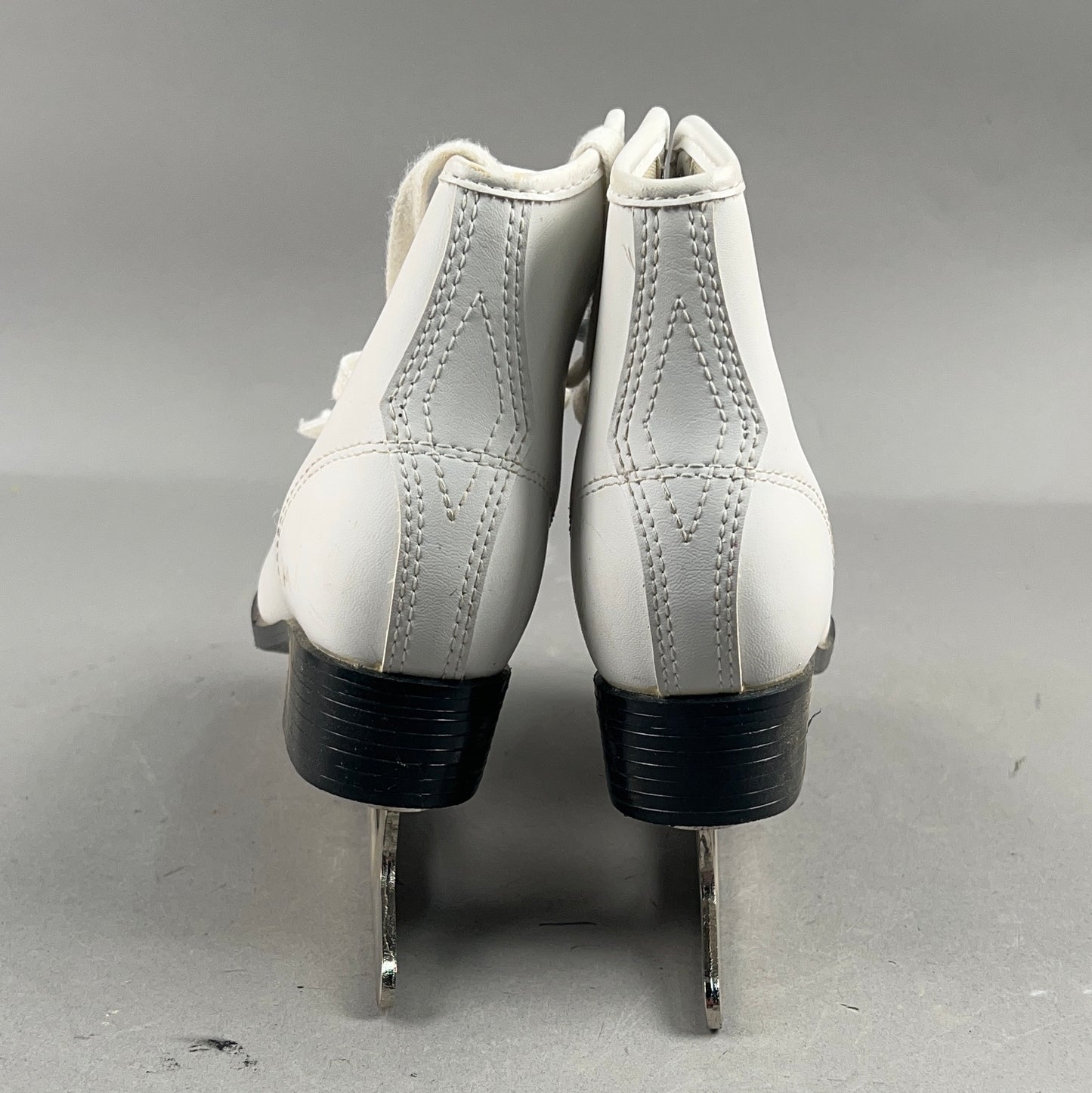 CCM Gold Medal Size 2 Junior Hockey Skates