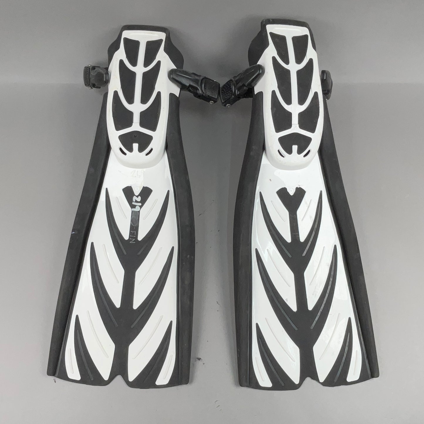 Sherwood Scuba Fusion Open Heel Size S-M Scuba Fins