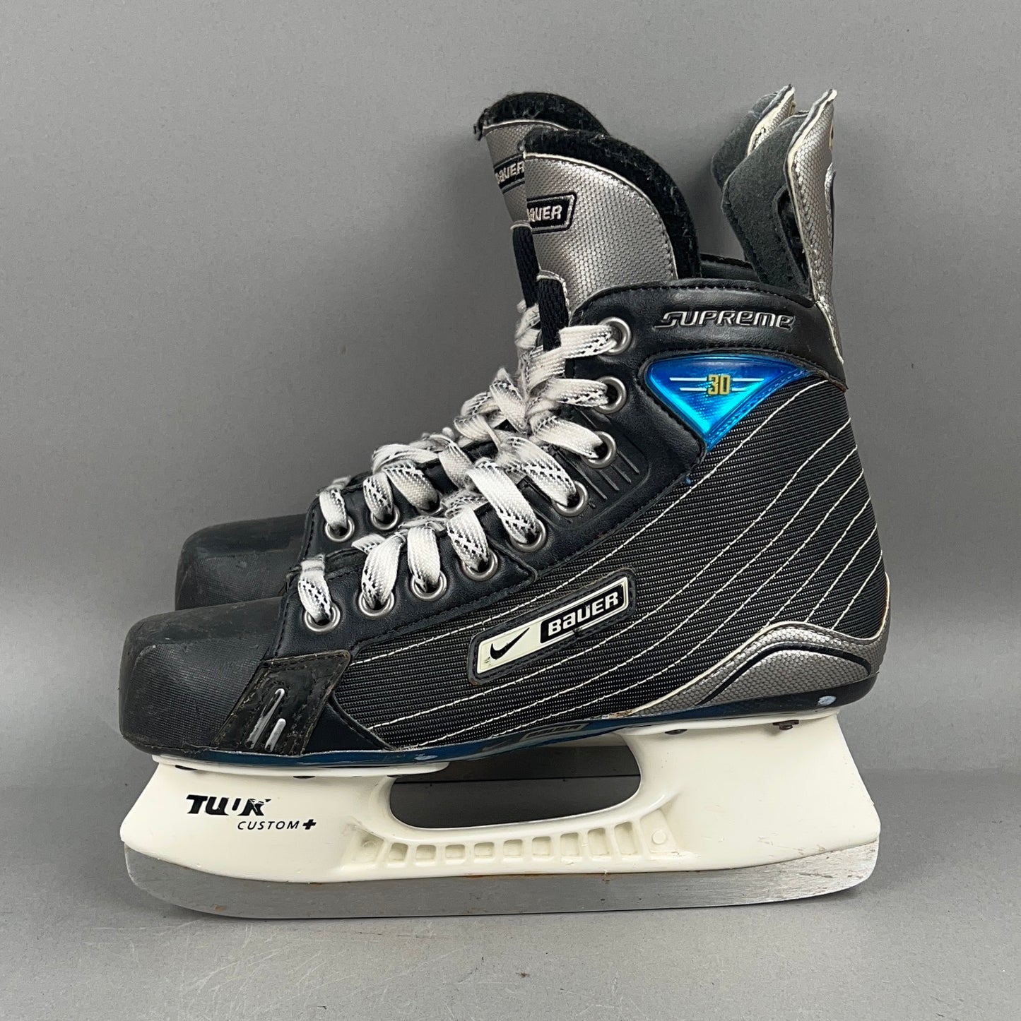 Nike Bauer Supreme 30 Size 5 Vintage Intermediate Hockey Skates