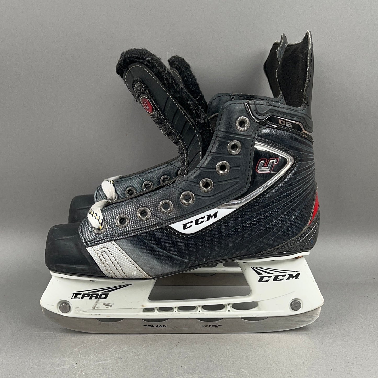 CCM U+ 06 Size 3.5 Junior Hockey Skates