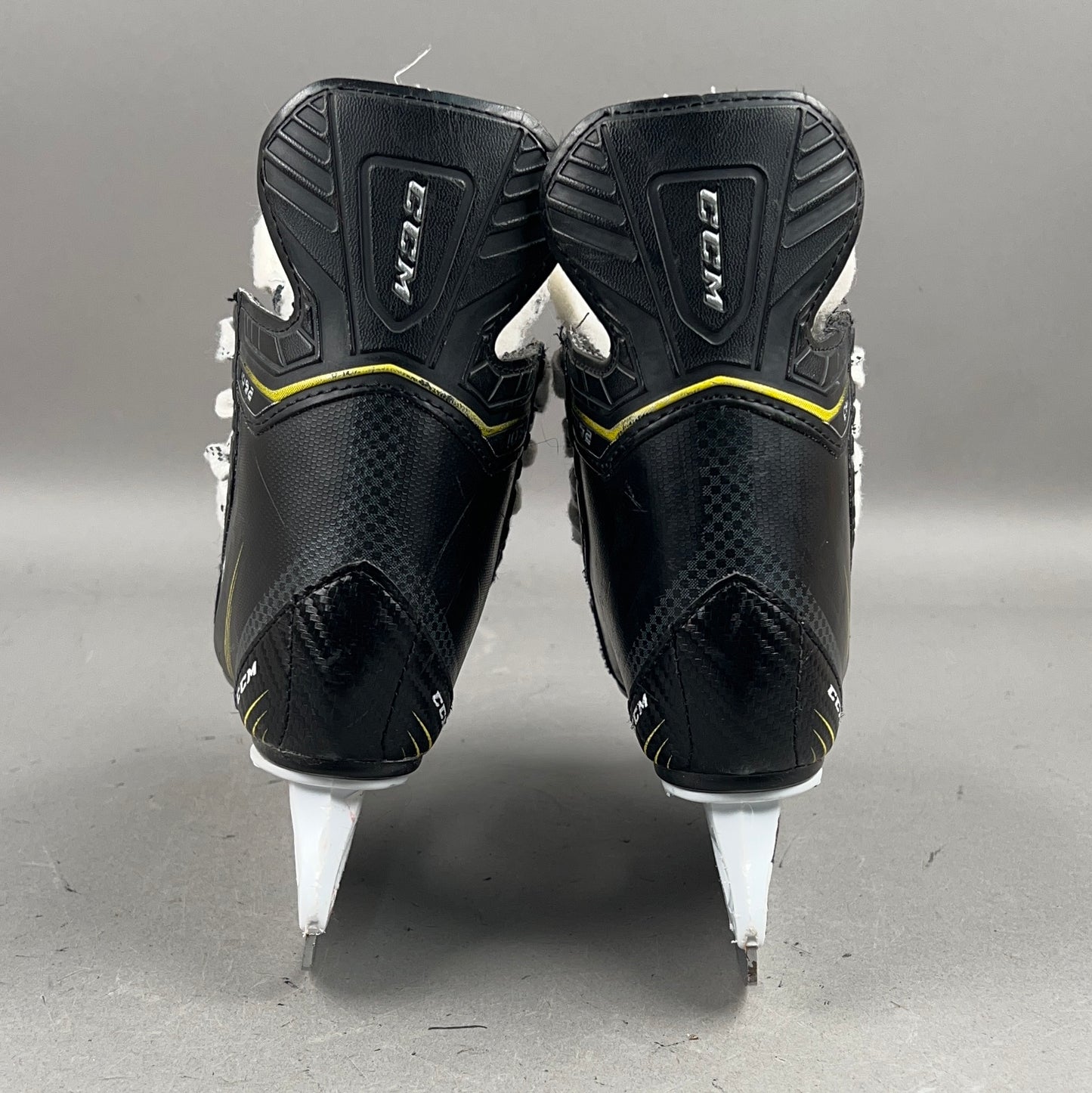CCM 1052 Size 11Y Youth Hockey Skates