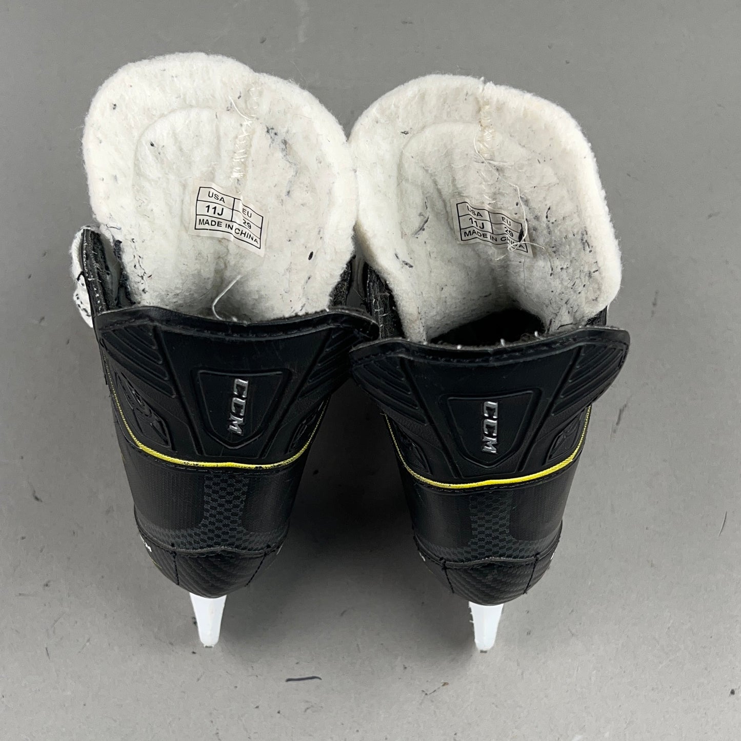 CCM 1052 Size 11Y Youth Hockey Skates