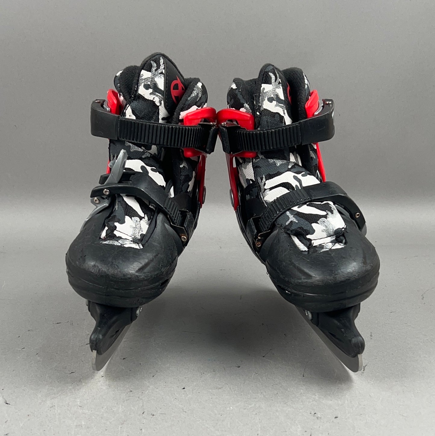 DBX Adjustable Size 10Y-13Y Ice Skates
