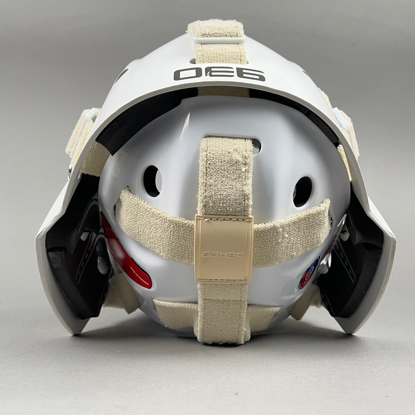 Bauer 930 OSFM Adjustable 6 3/8" to 7" Junior Hockey Goalie Helmet