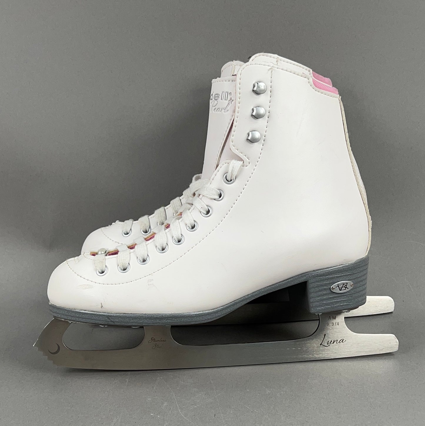 Riedell Pearl Size 6 Ice Skates