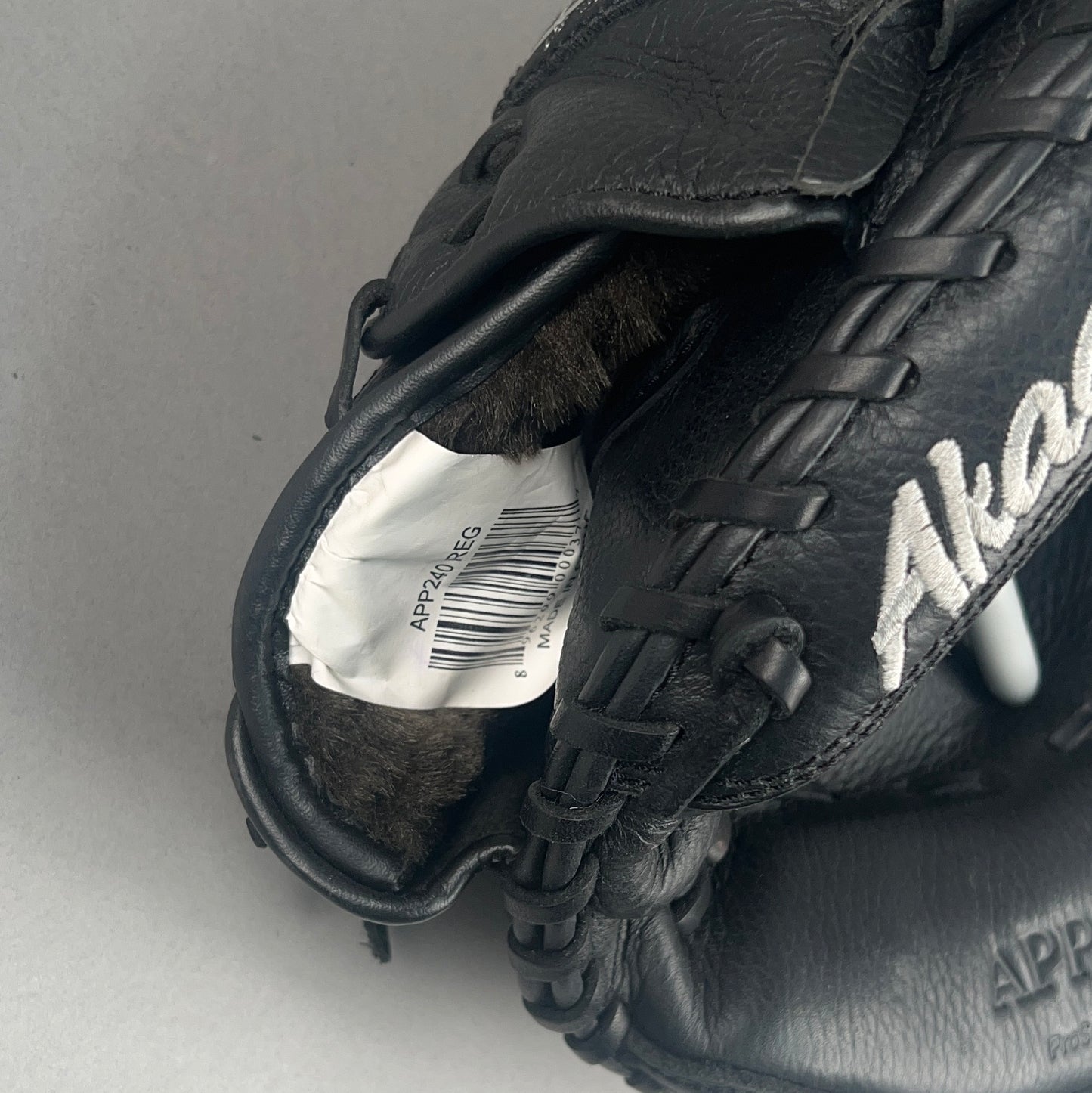 Akadema APP240 33.5" Right Hand Thrower Catchers Mitt