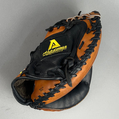 Akadema ADW45 32" Right Hand Thrower Catchers Mitt