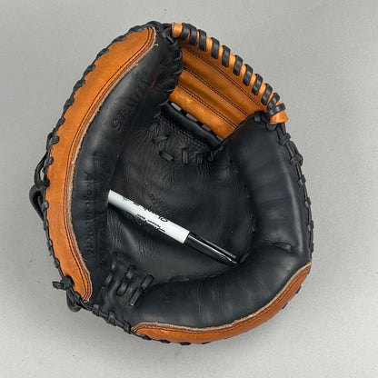 Akadema ADW45 32" Right Hand Thrower Catchers Mitt