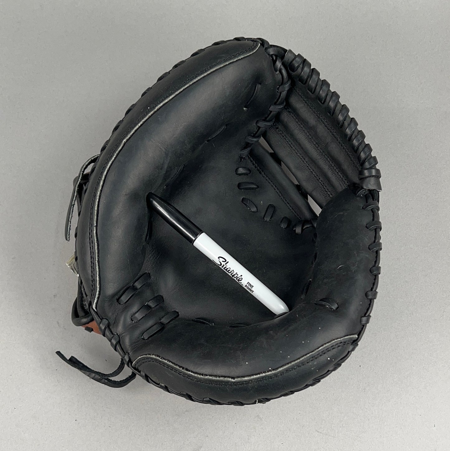Kelley DN060 32" Right Hand Thrower Catchers Mitt