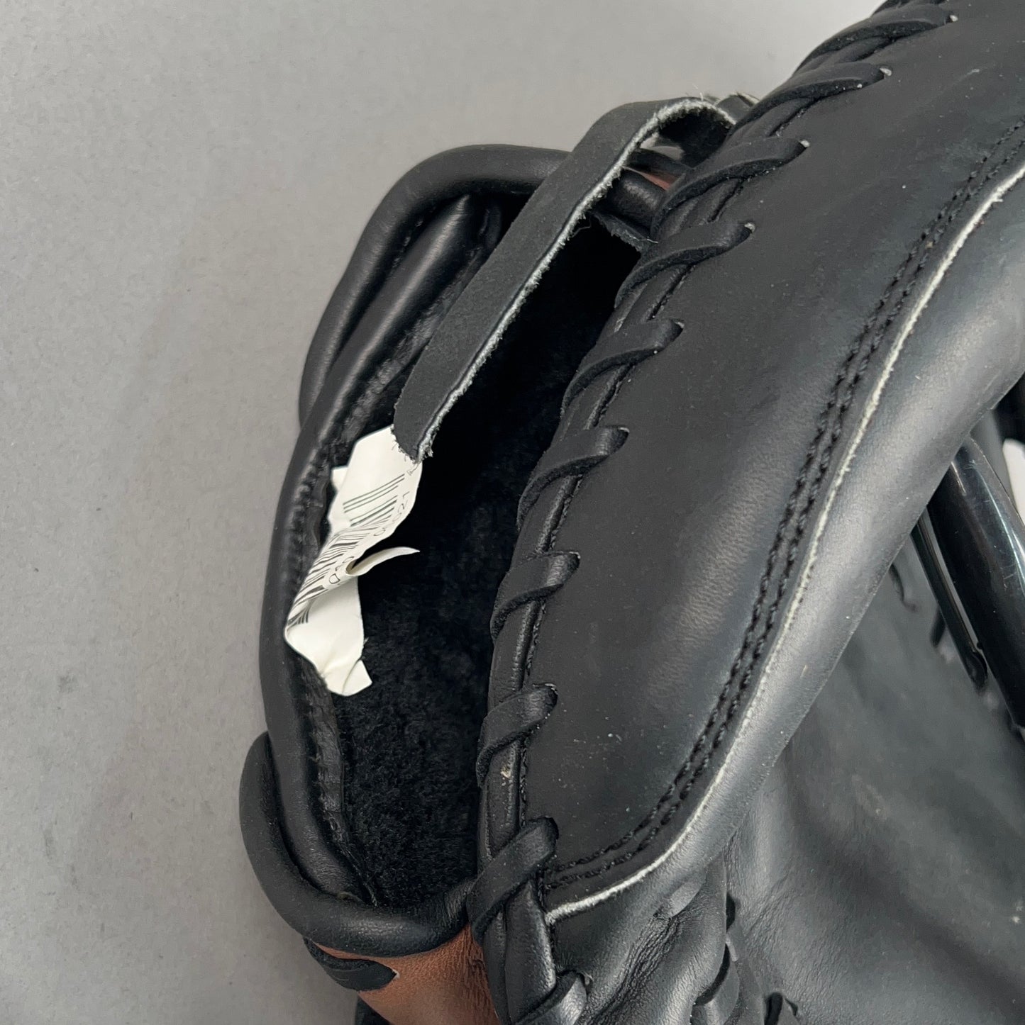 Kelley DN060 32" Right Hand Thrower Catchers Mitt