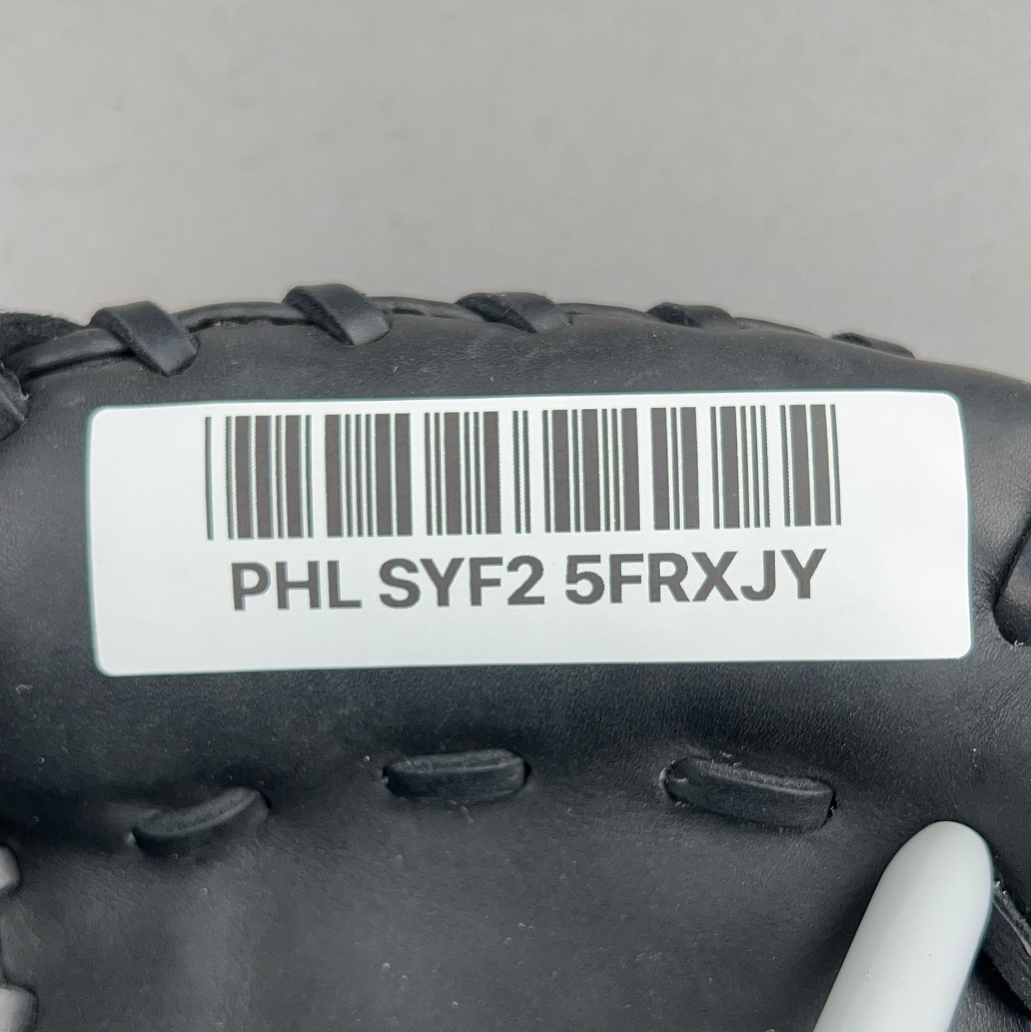 Kelley DN060 32" Right Hand Thrower Catchers Mitt