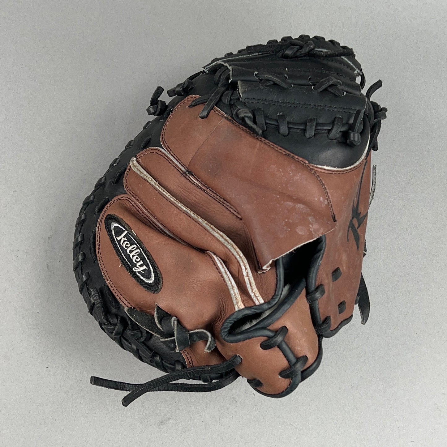 Kelley DN 060 32"" Right Hand Thrower Catchers Mitt