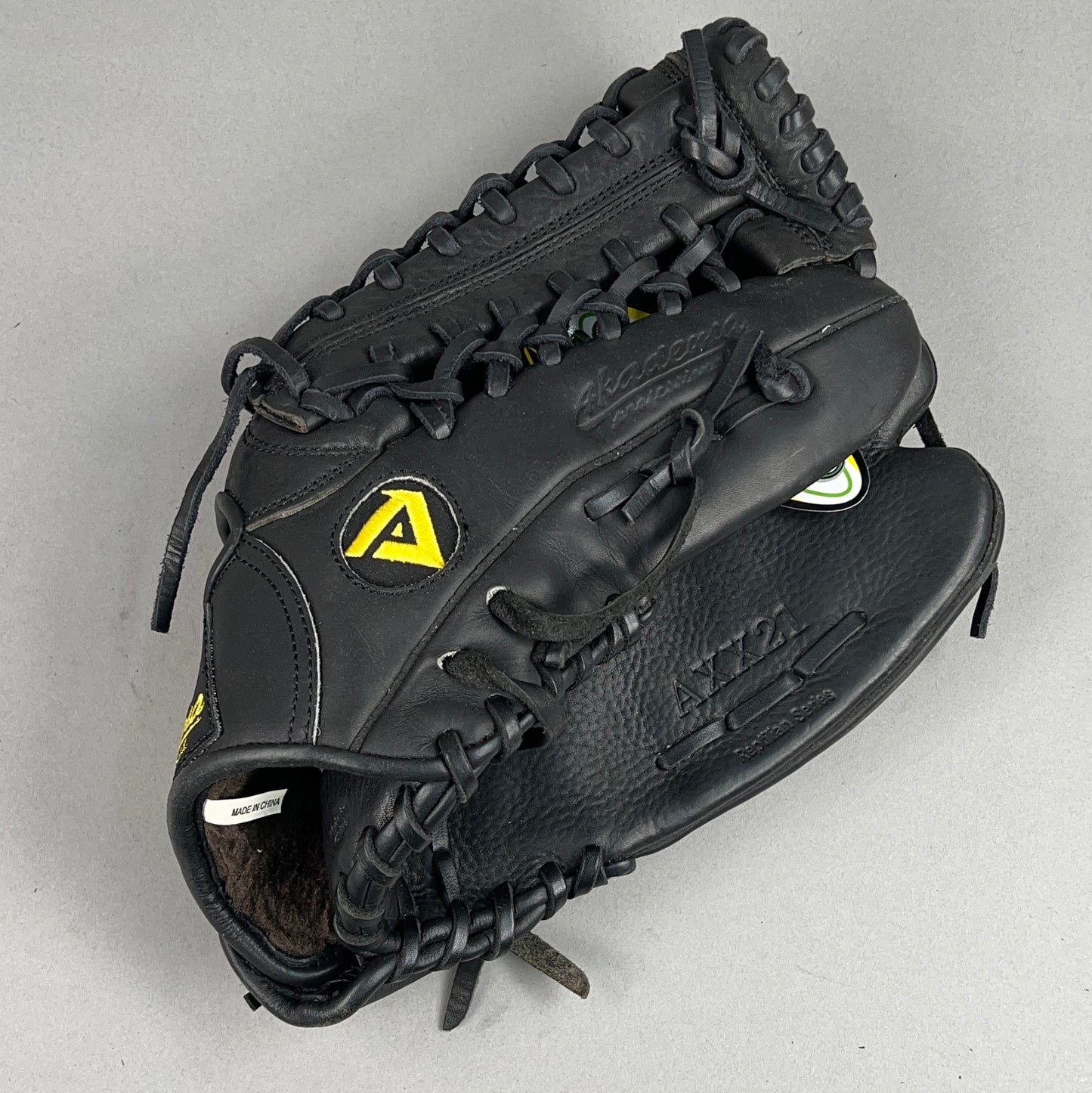 Akadema XX21 Pro Reptilian Series 12.75" Right Hand Thrower