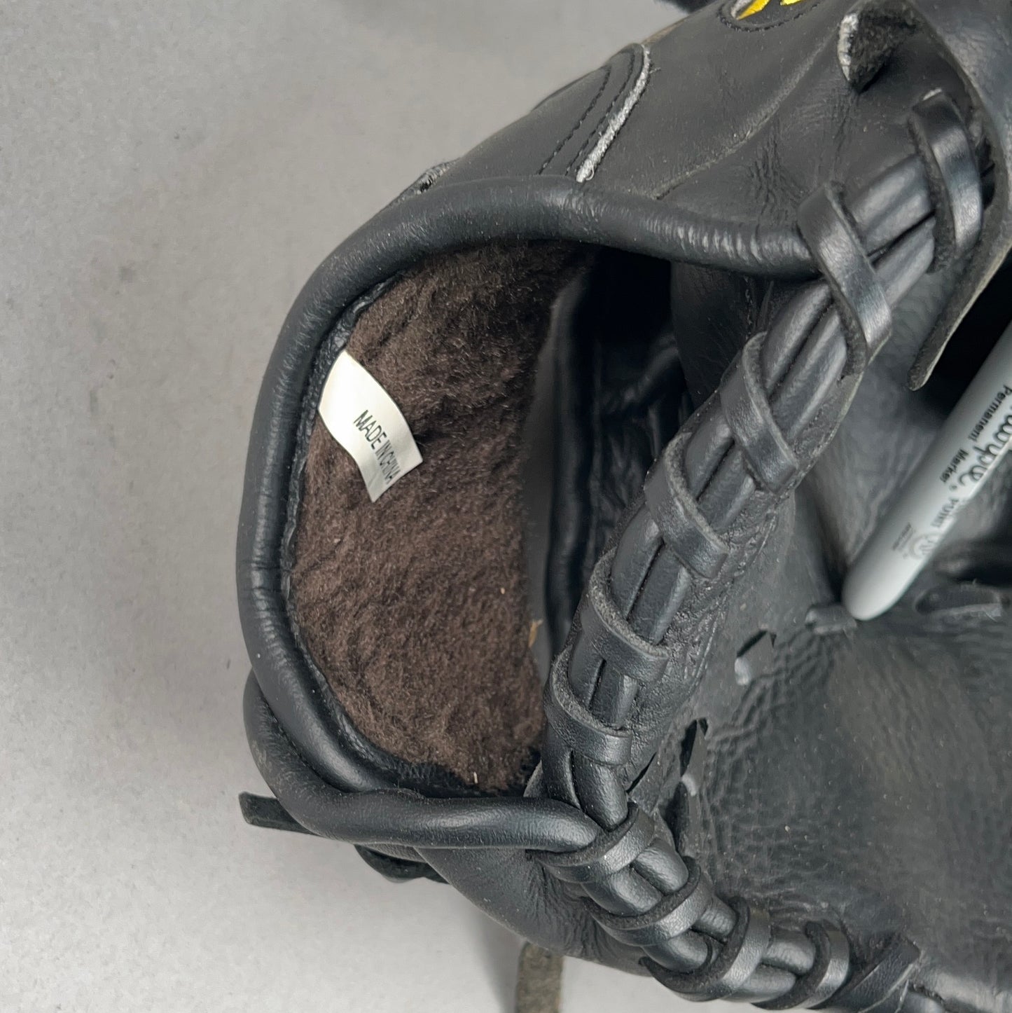 Akadema XX21 Pro Reptilian Series 12.75" Right Hand Thrower