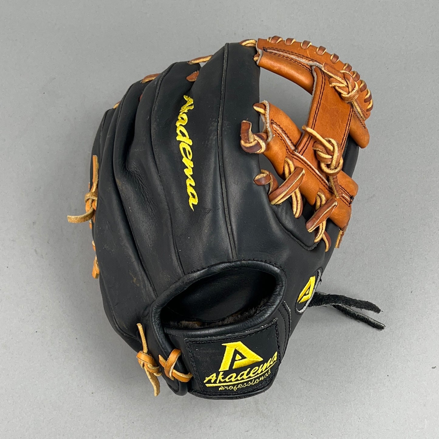 Akadema AXX19 Pro Reptilian Series 11" Right Hand Thrower Baseball Glove
