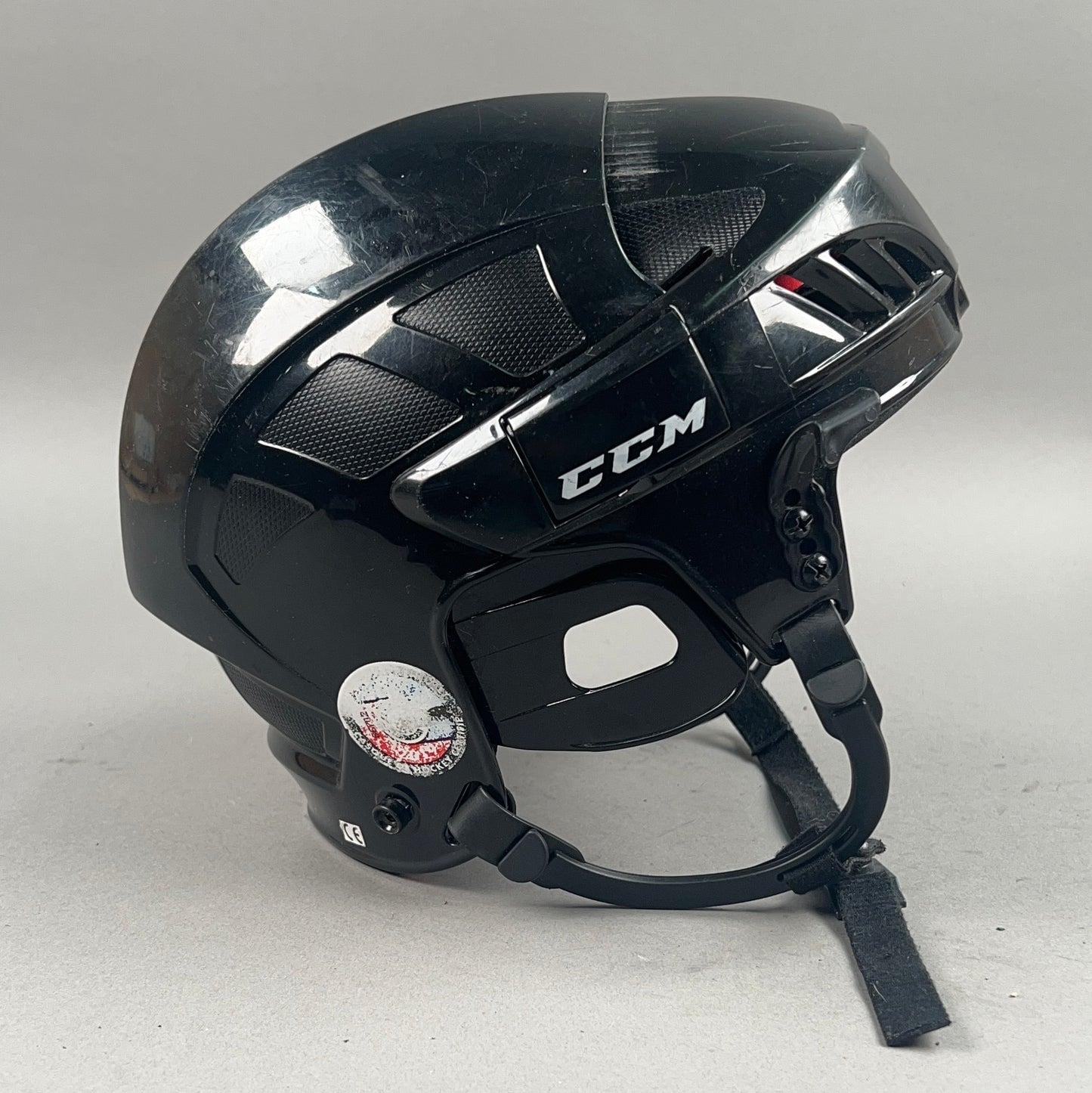 CCM HT50 Medium 6 3/4" to 7 3/8" Junior Hockey Helmet
