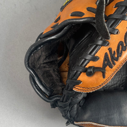 Akadema APM42 31" Right Hand Thrower Catchers Mitt