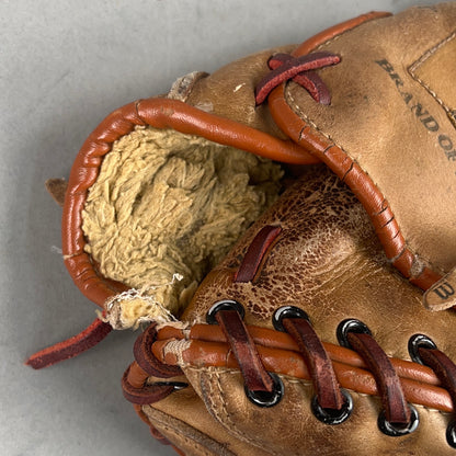 Wilson A2514 Colton Fisk RARE 33.5" Right Hand Thrower Catchers Mitt