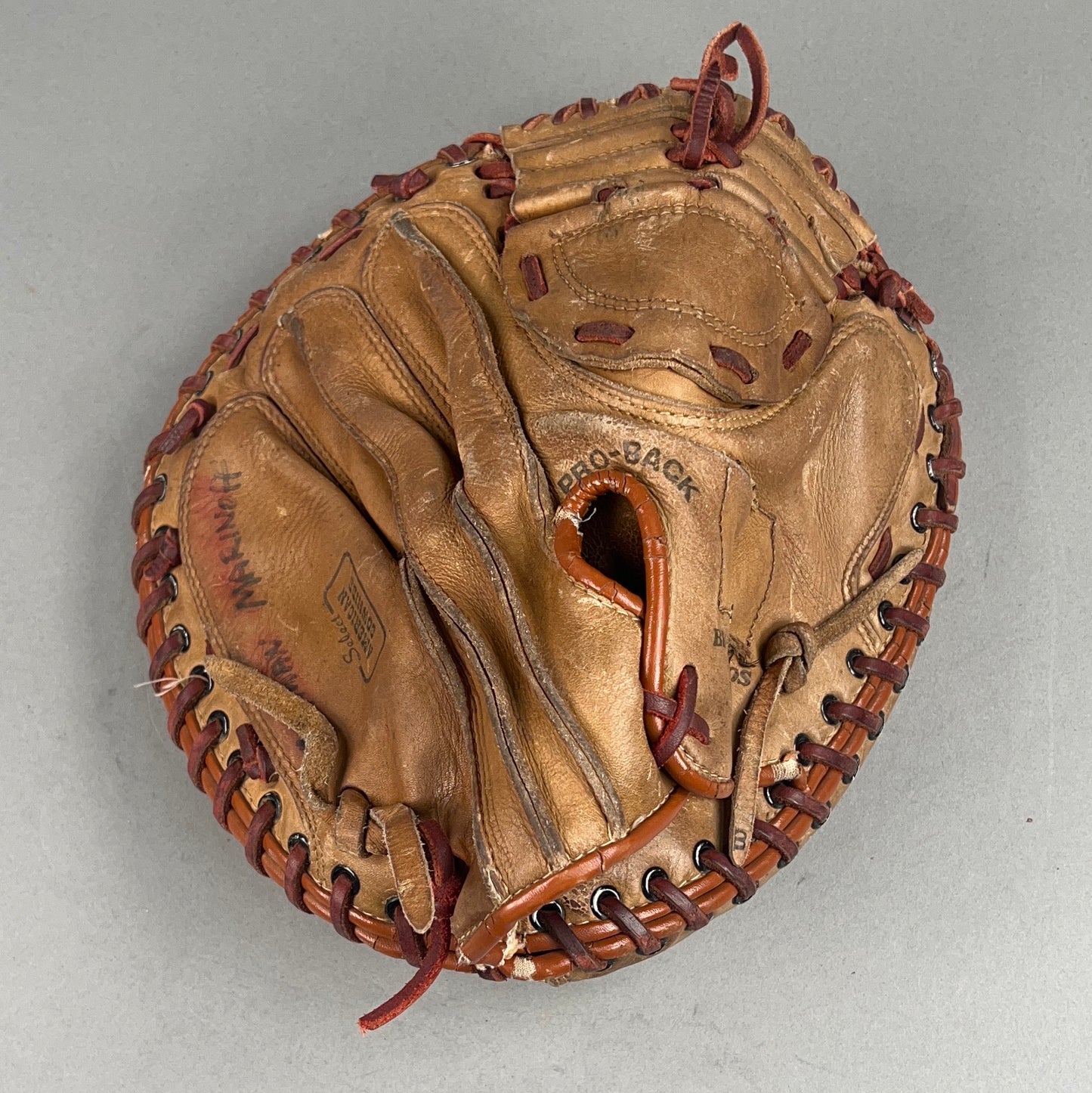 Wilson A2514 Colton Fisk RARE 33.5" Right Hand Thrower Catchers Mitt