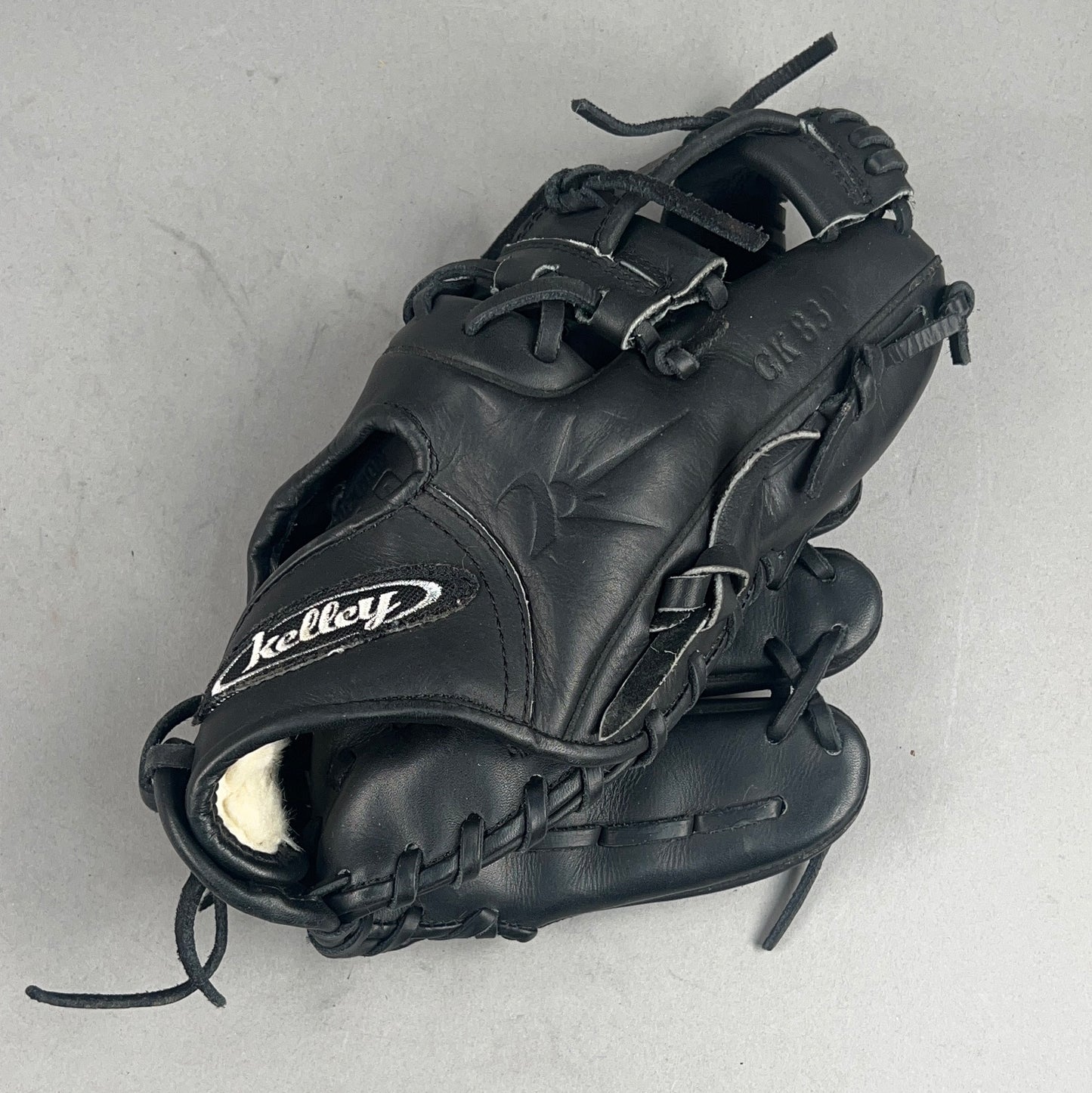 Kelley GK832 11" Right Hand Thrower Baseball Glove
