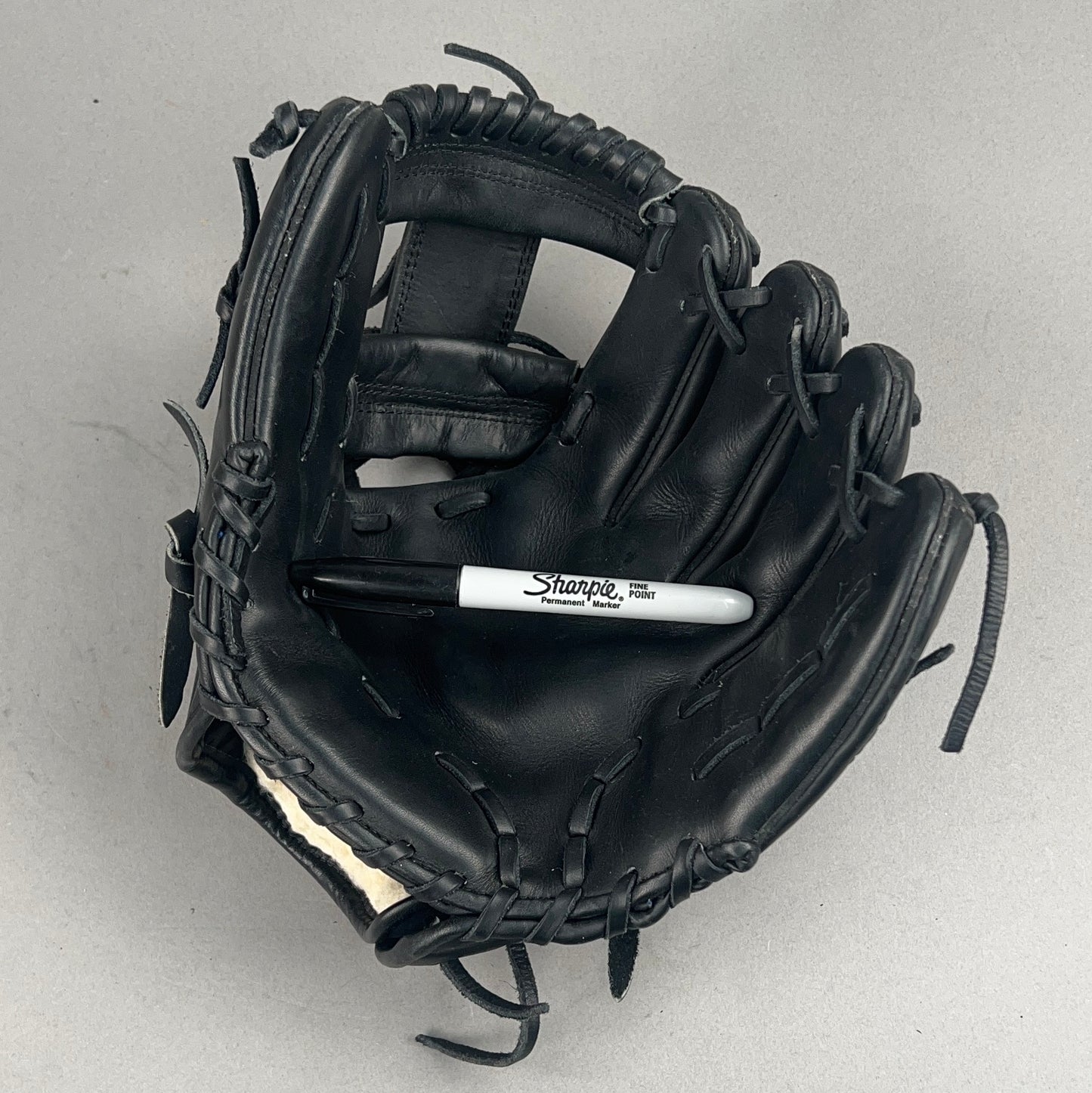 Kelley GK832 11" Right Hand Thrower Baseball Glove